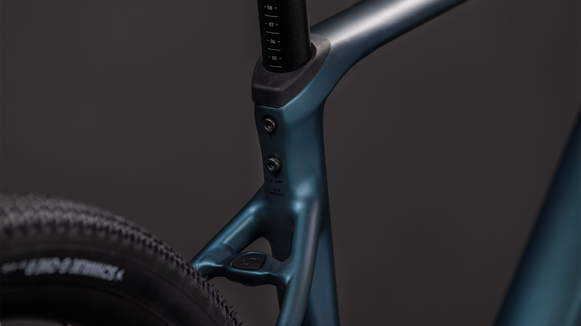 BICICLETA CUBE NUROAD RACE ROYALGREEN BLACK 2026 S [1]