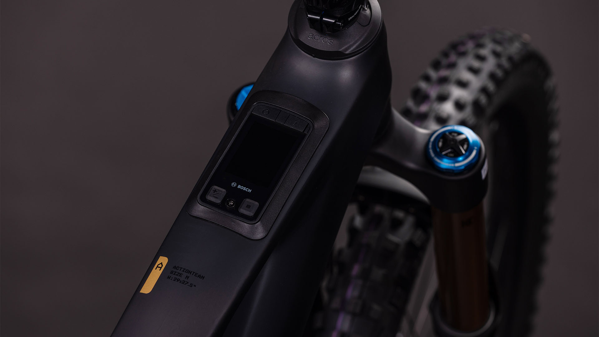 BICICLETA ELECTRICA CUBE AMS HYBRID 177 C:62 AT 600X CARBON GOLD 2026 XL [1]