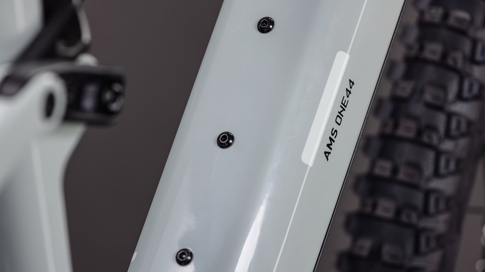 BICICLETA ELECTRICA CUBE AMS HYBRID ONE44 C:62 RACE 400X REEDBEIGE BLACK 2026 XL [3]