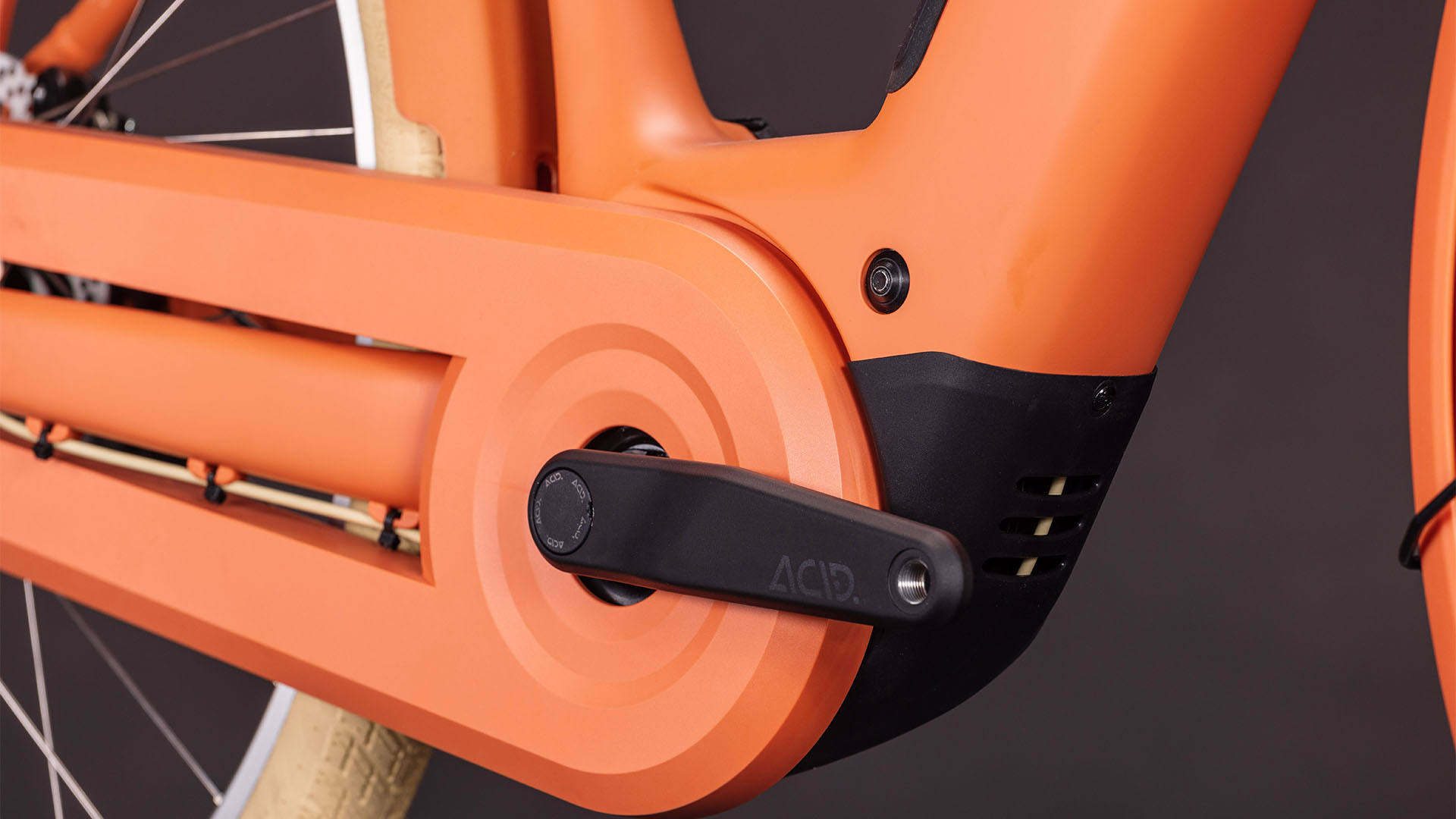 BICICLETA ELECTRICA CUBE ARUBA HYBRID 600 EASY ENTRY PAPAYA CREME 2026 46 cm [4]