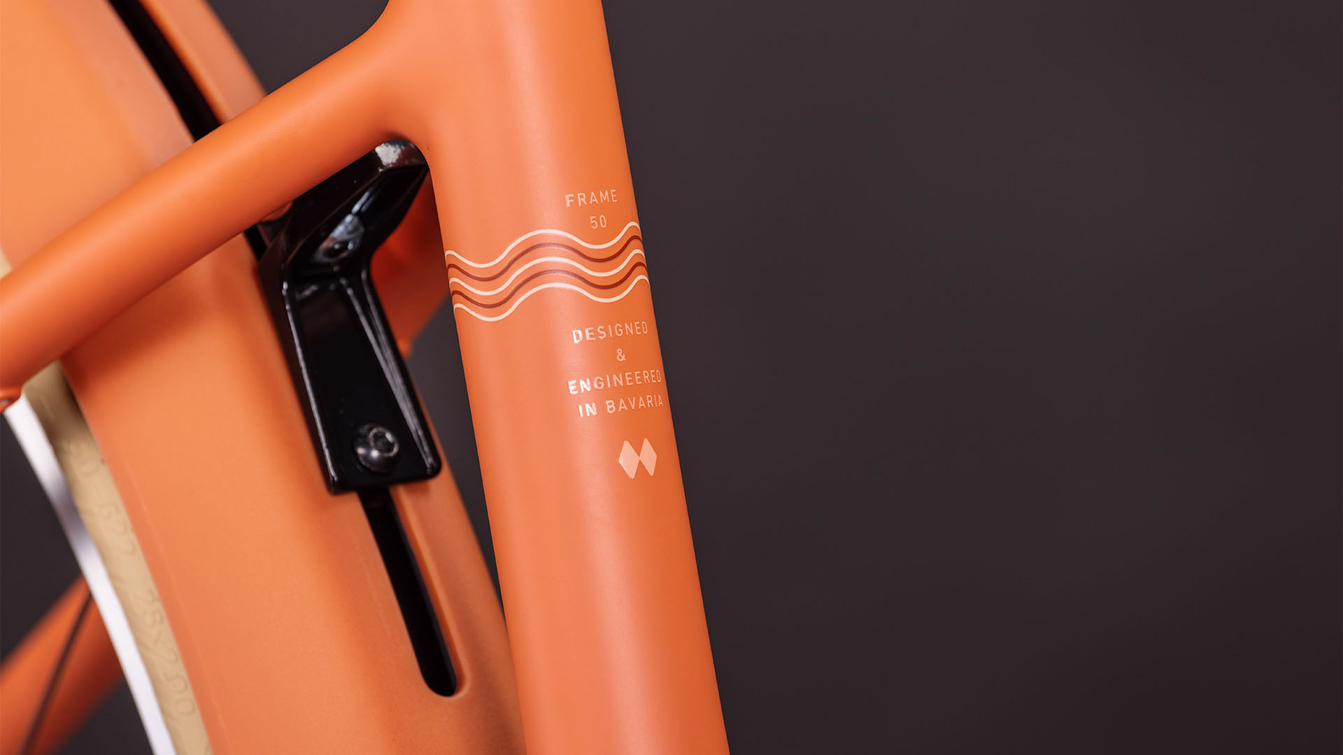 BICICLETA ELECTRICA CUBE ARUBA HYBRID 600 EASY ENTRY PAPAYA CREME 2026 58 cm [3]