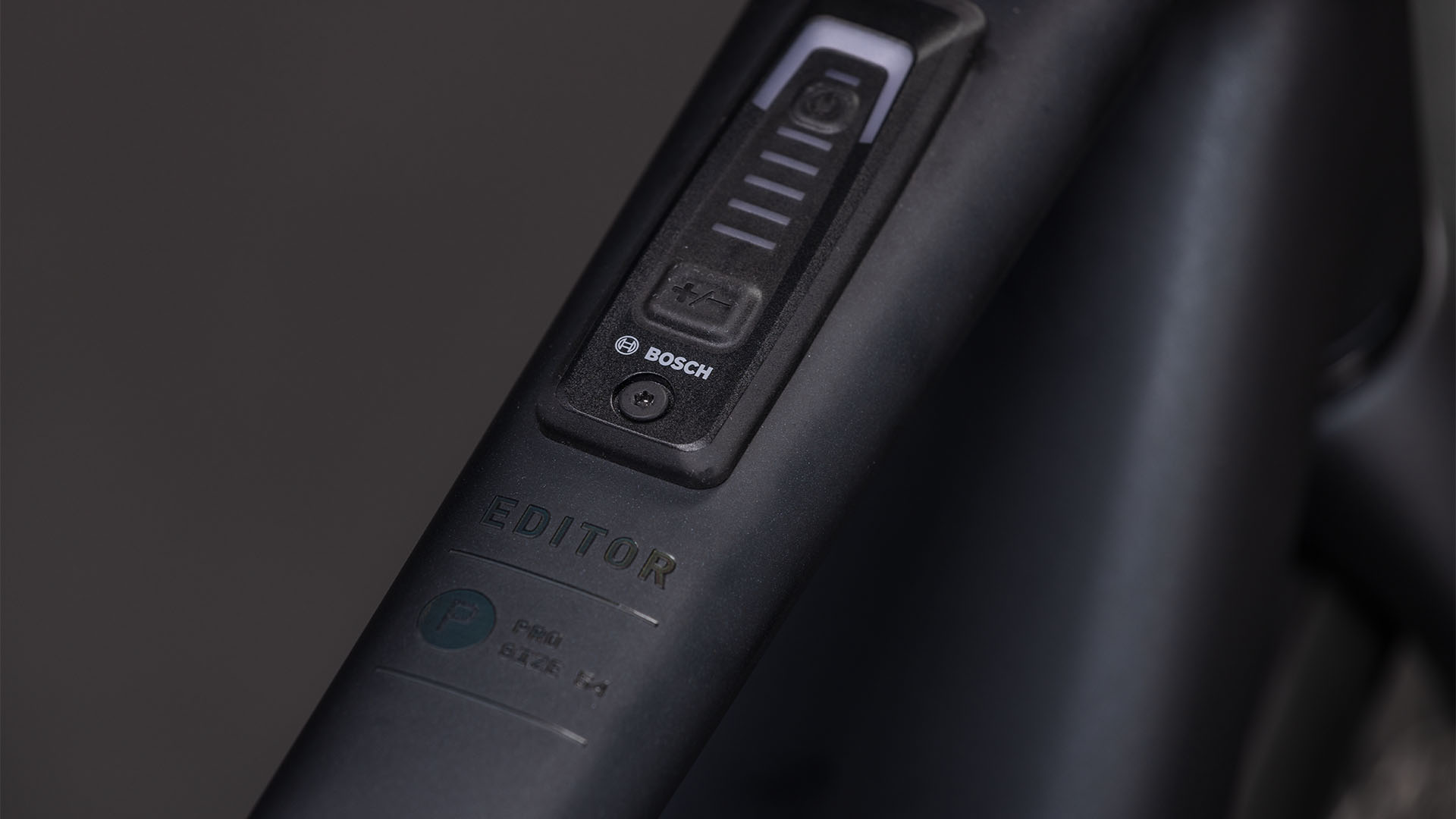 BICICLETA ELECTRICA CUBE EDITOR HYBRID PRO 400X FE COAL PRISM 2026 58 cm [1]