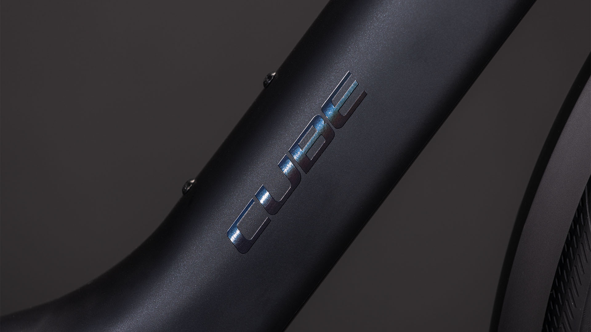 BICICLETA ELECTRICA CUBE EDITOR HYBRID PRO 400X FE COAL PRISM 2026 58 cm [4]