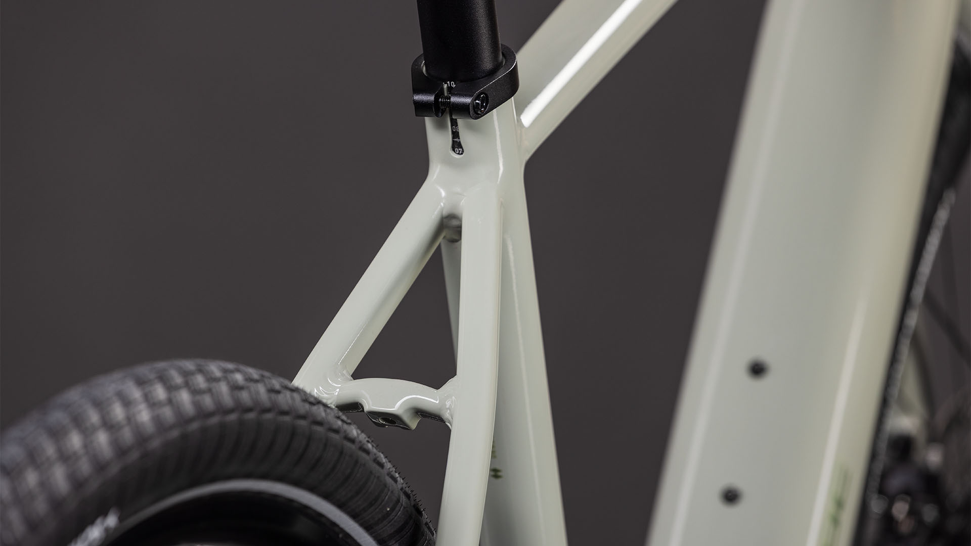 BICICLETA ELECTRICA CUBE EDITOR HYBRID SLX 400X REEDBEIGE CHROME 2026 62 cm [2]