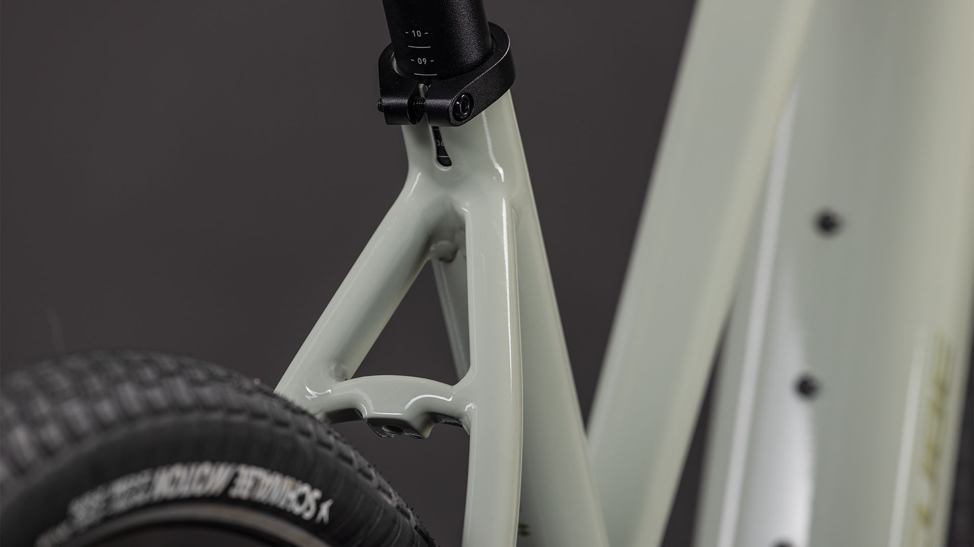 BICICLETA ELECTRICA CUBE EDITOR HYBRID SLX 400X TRAPEZE REEDBEIGE CHROME 2026 58 cm [3]