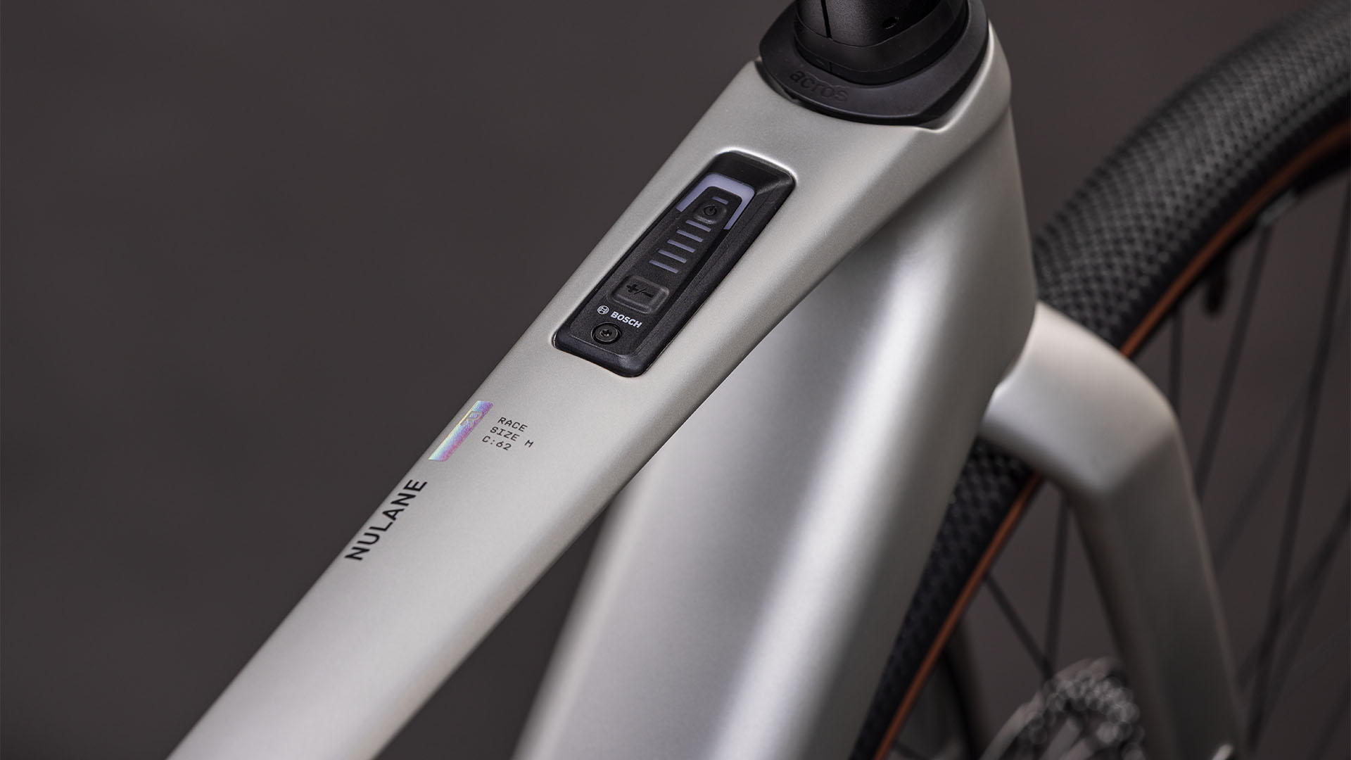 BICICLETA ELECTRICA CUBE NULANE HYBRID C:62 RACE 400X SLEEKGREY PRISM 2026 XS [1]