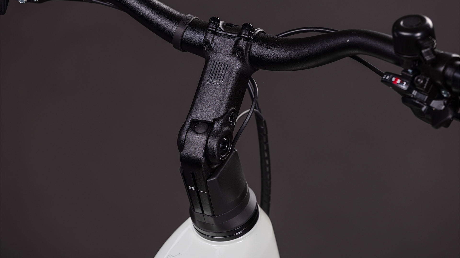 BICICLETA ELECTRICA CUBE NURIDE HYBRID PERFORMANCE 600 EASY ENTRY DESERTSTONE GREY 2026 58cm [3]