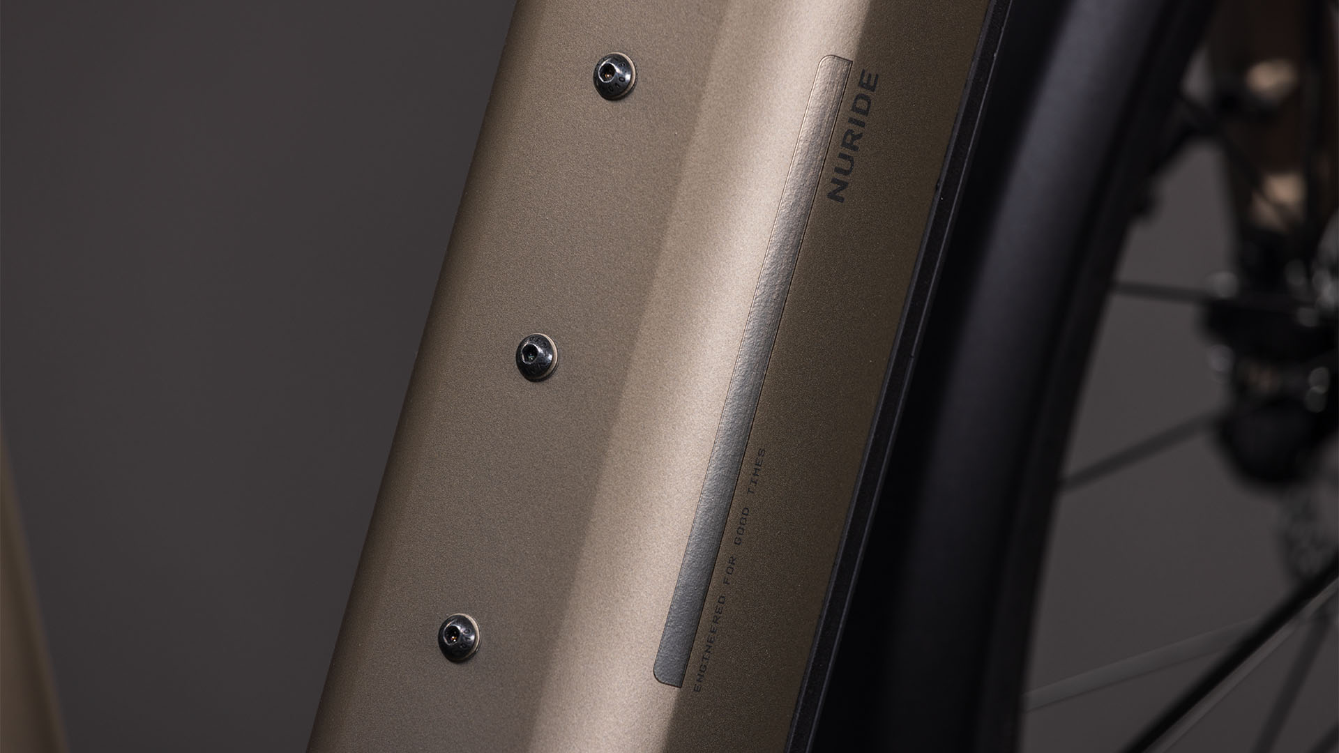 BICICLETA ELECTRICA CUBE NURIDE HYBRID PRO 600 FLASHSTONE CHROME 2026 58 cm [2]