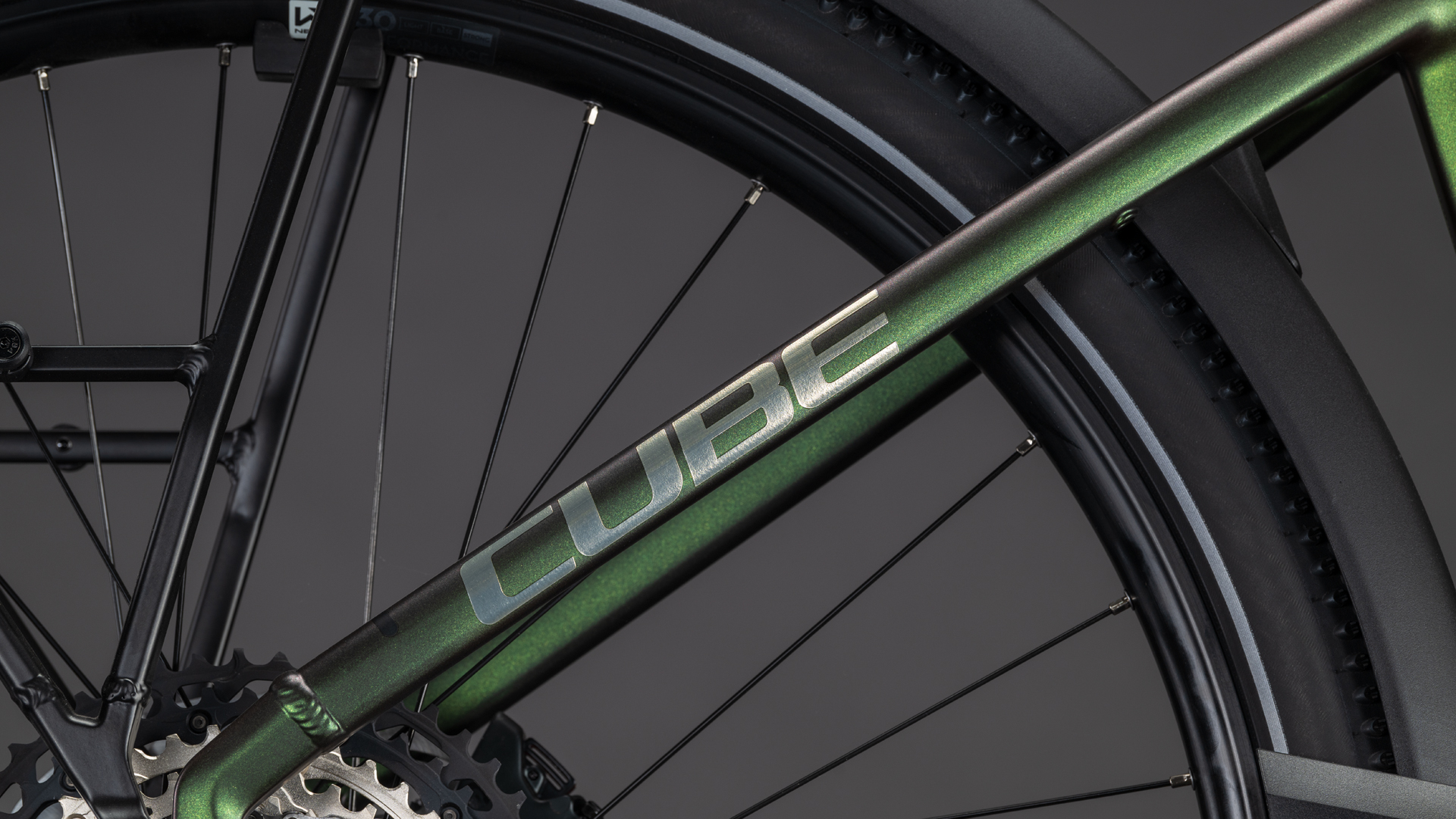 BICICLETA ELECTRICA CUBE NURIDE HYBRID SLT 800 TRAPEZE STELLAR CHROME 2026 58cm [4]