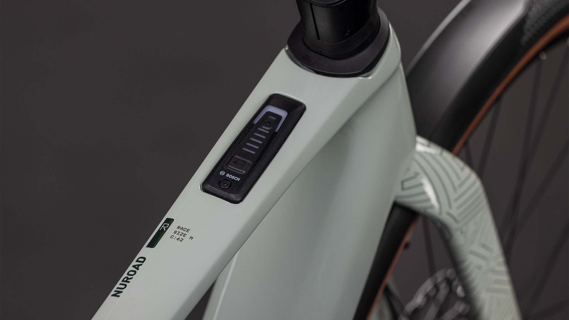 BICICLETA ELECTRICA CUBE NUROAD HYBRID C:62 RACE 400X FE REEDBEIGE BLACK 2026 XL [1]