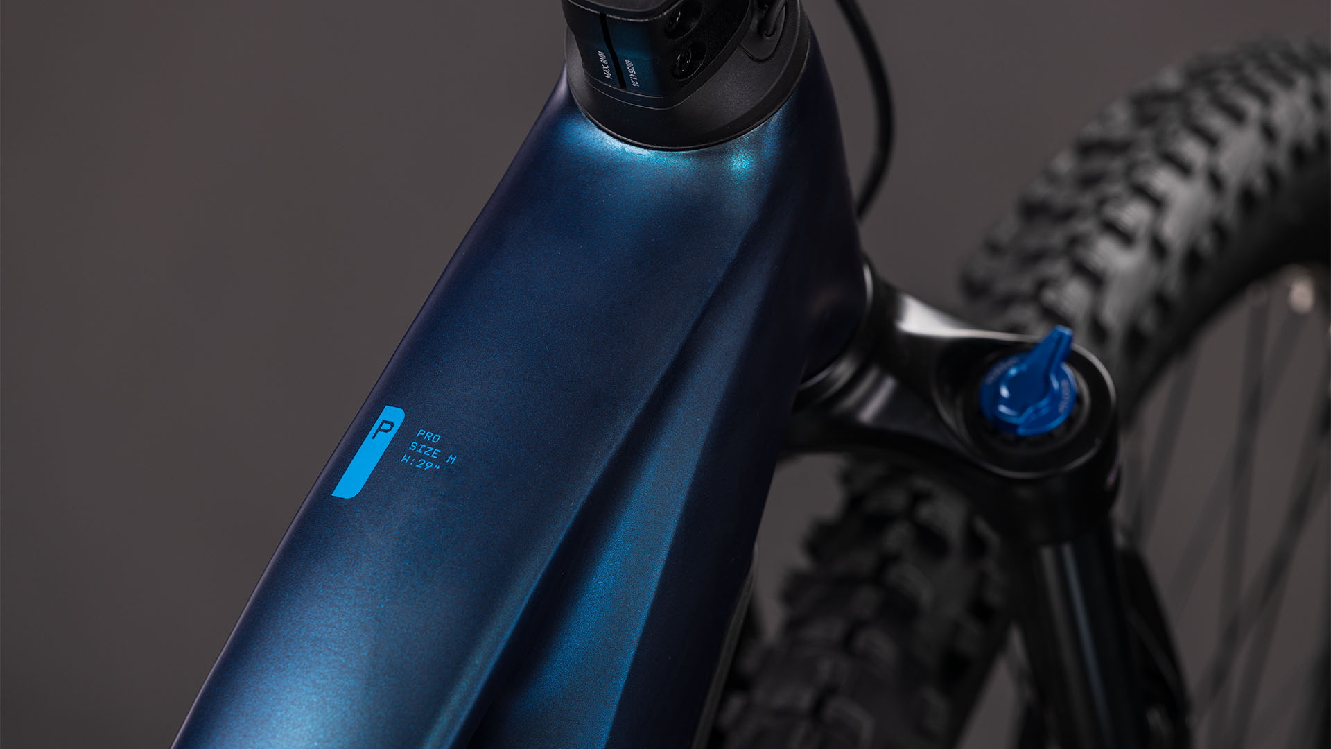 BICICLETA ELECTRICA CUBE REACTION HYBRID PRO 800 NEBULAR DAZZLE 2026 cadru L (20") - roti 29 [1]