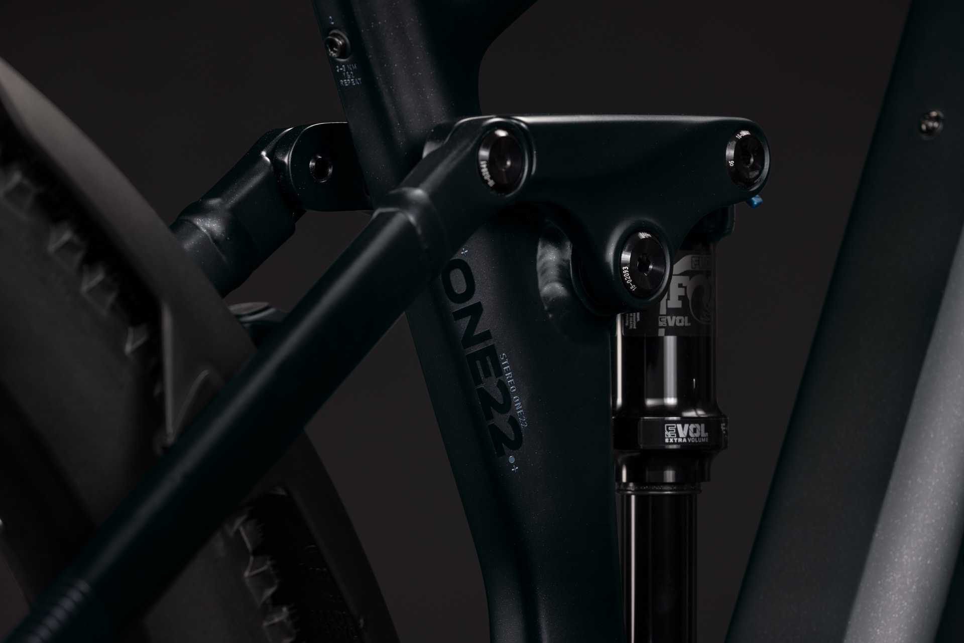 BICICLETA ELECTRICA CUBE STEREO HYBRID ONE22 SLX 800 SILVERDUST CHROME 2027 cadru XL (22") - roti 29 [3]