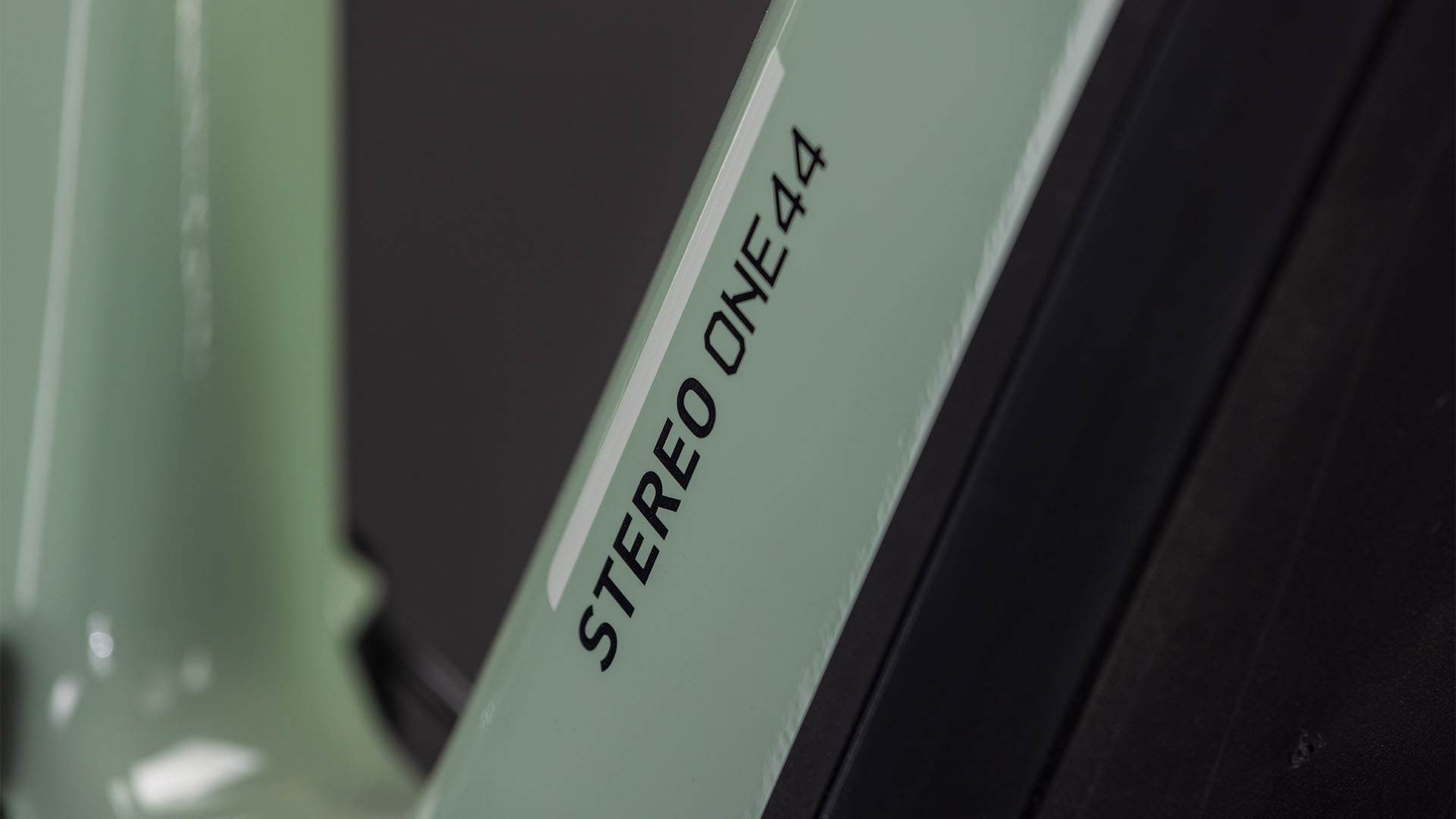 BICICLETA ELECTRICA CUBE STEREO HYBRID ONE44 HPC RACE 800 DRIEDHERBS BLACK 2026 cadru S (16") - roti 27.5 [4]