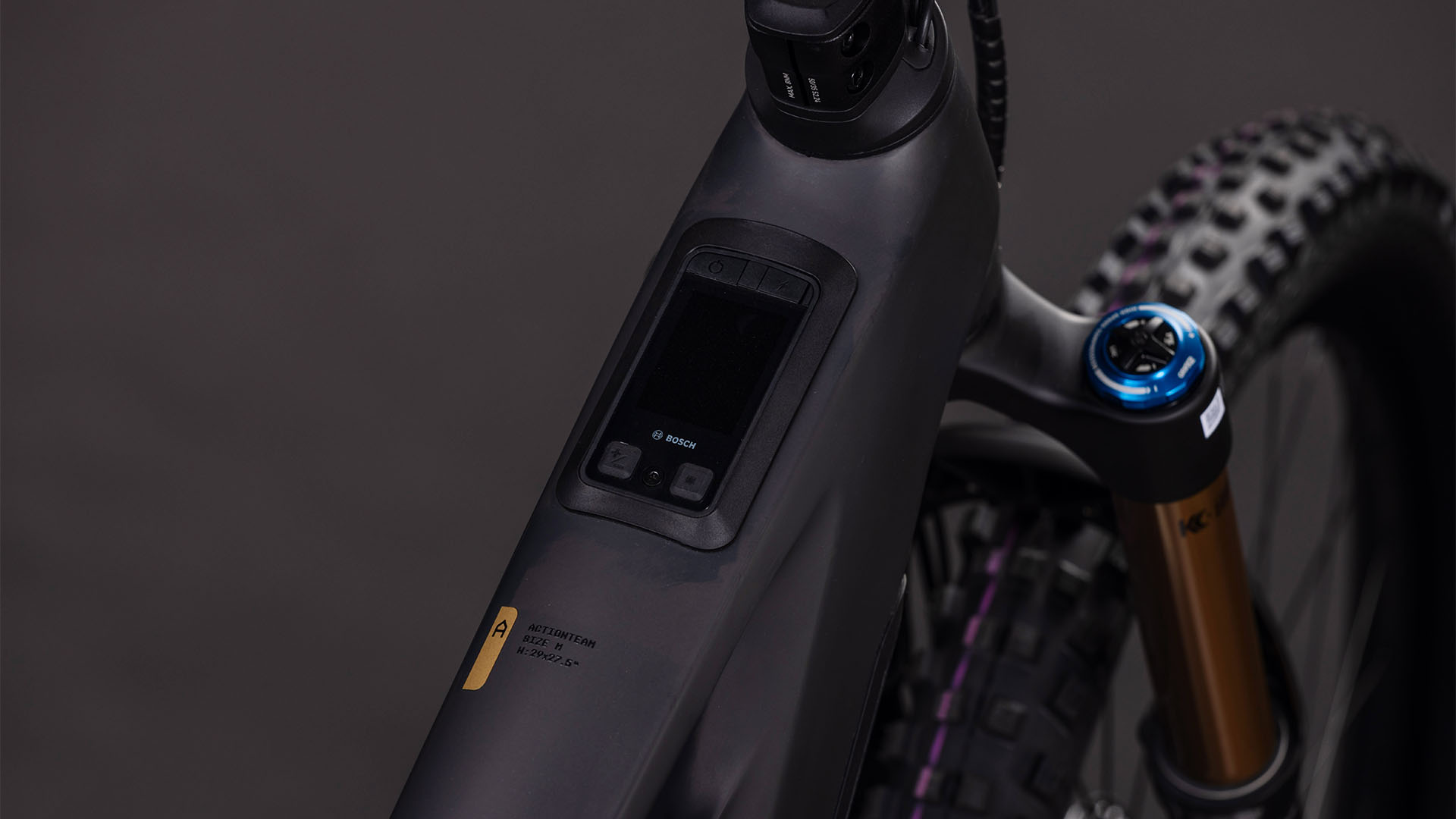 BICICLETA ELECTRICA CUBE STEREO HYBRID ONE77 HPC AT 800 CARBON GOLD 2026 S [1]