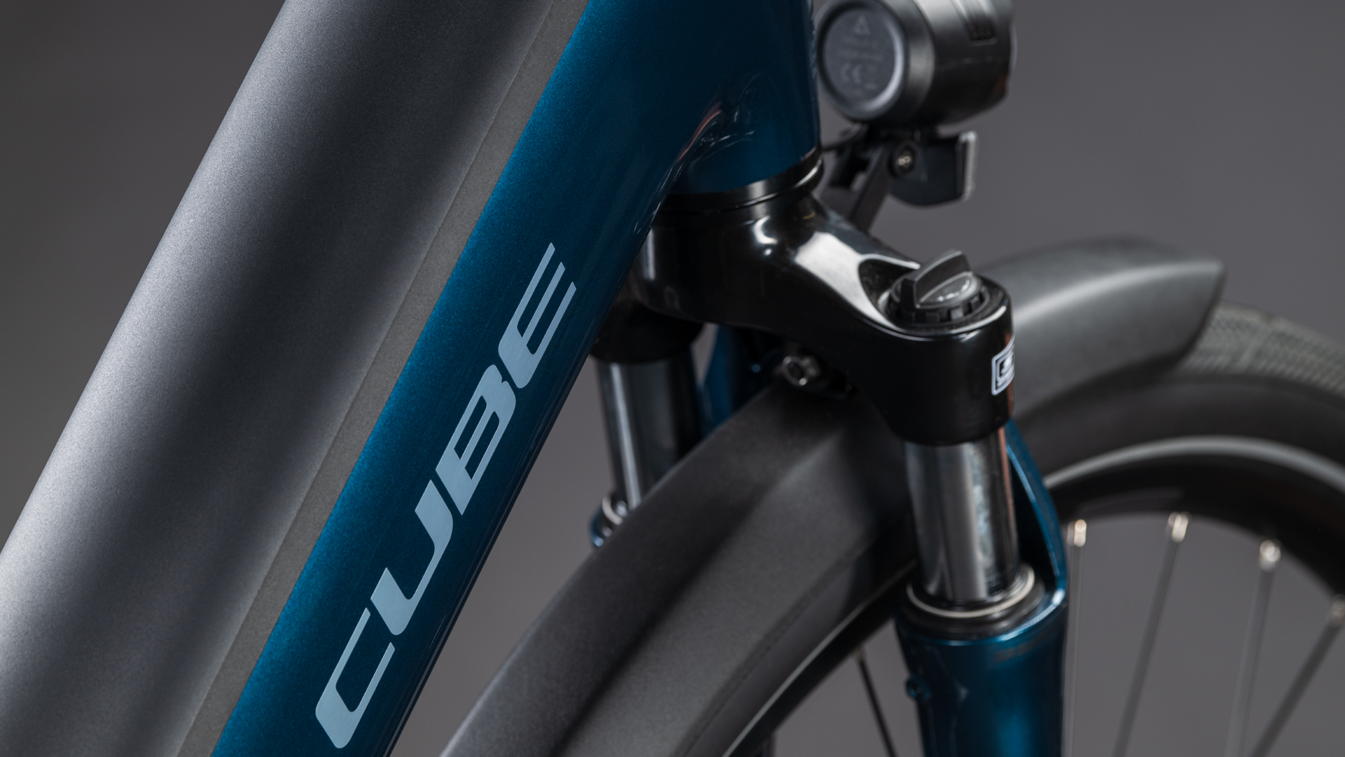 BICICLETA ELECTRICA CUBE SUPREME RT HYBRID COMFORT EX 600 EASY ENTRY NAUTICA PRISM 2026 42 cm [2]