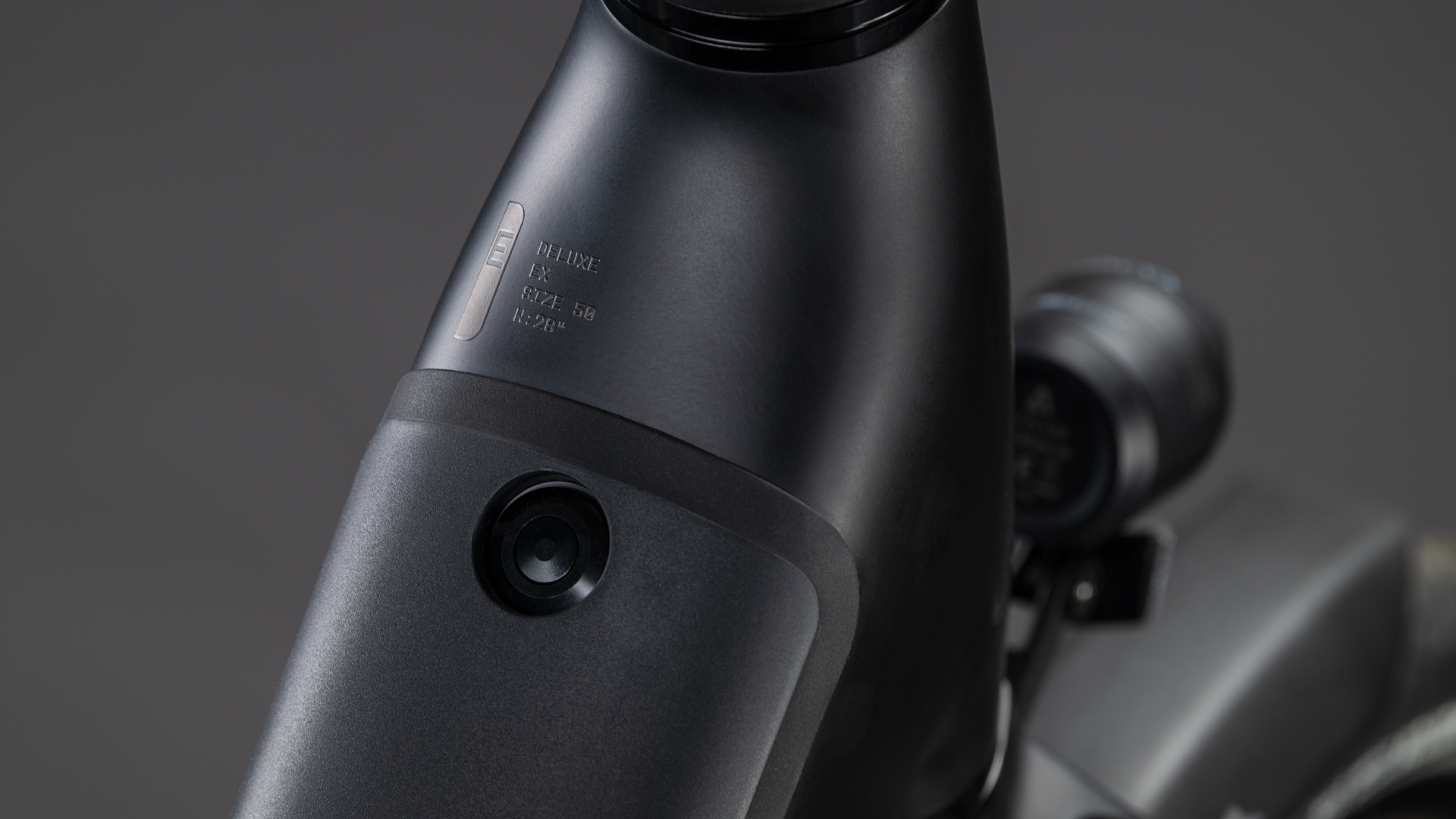 BICICLETA ELECTRICA CUBE SUPREME RT HYBRID DELUXE EX 600 EASY ENTRY BLACK CHROME 2026 54 cm [1]