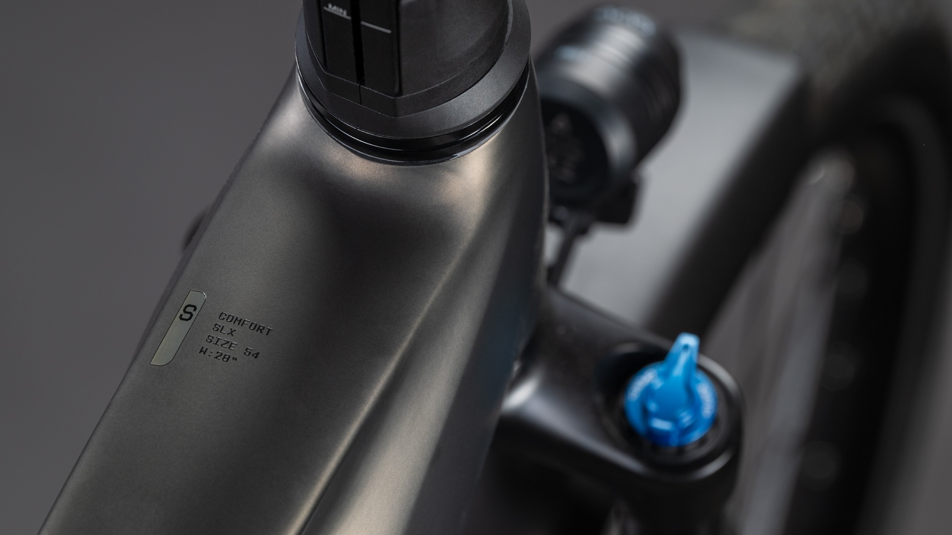 BICICLETA ELECTRICA CUBE TOURING HYBRID COMFORT SLX 800 CHARCOAL CHROME 2026 50 cm [1]