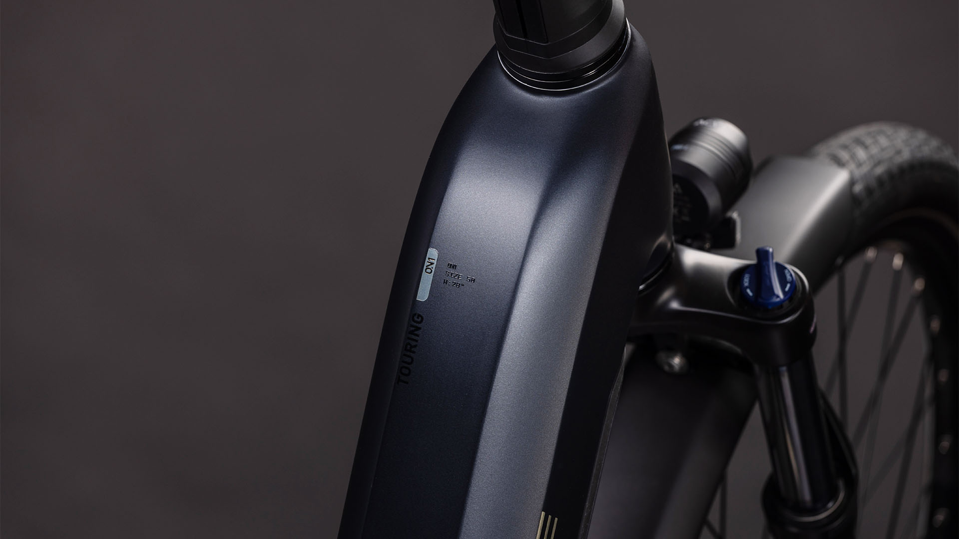 BICICLETA ELECTRICA CUBE TOURING HYBRID ONE 600 EASY ENTRY COAL CHROME 2026 50 cm [1]