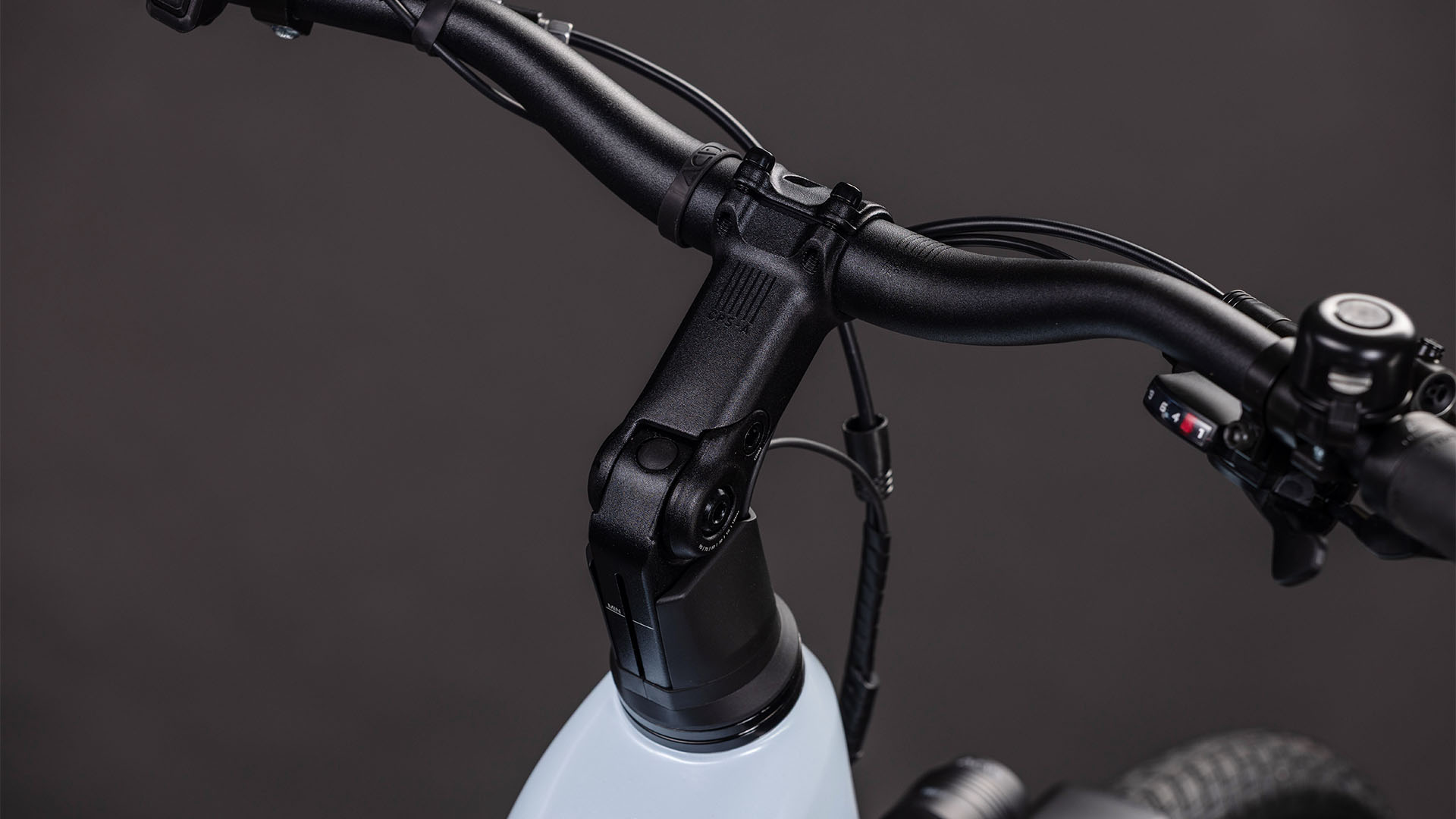 BICICLETA ELECTRICA CUBE TOURING HYBRID ONE 600 EASY ENTRY GLACIER REFLEX 2026 58cm [2]