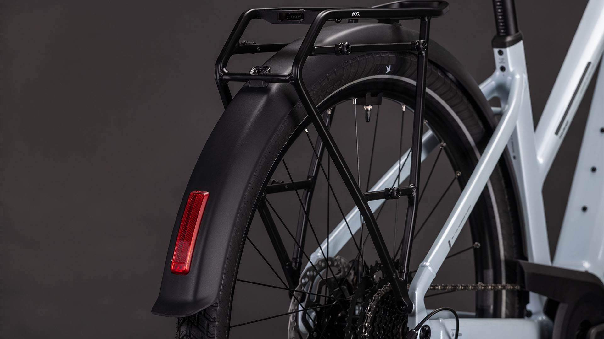 BICICLETA ELECTRICA CUBE TOURING HYBRID ONE 600 TRAPEZE GLACIER REFLEX 2026 50 cm [2]