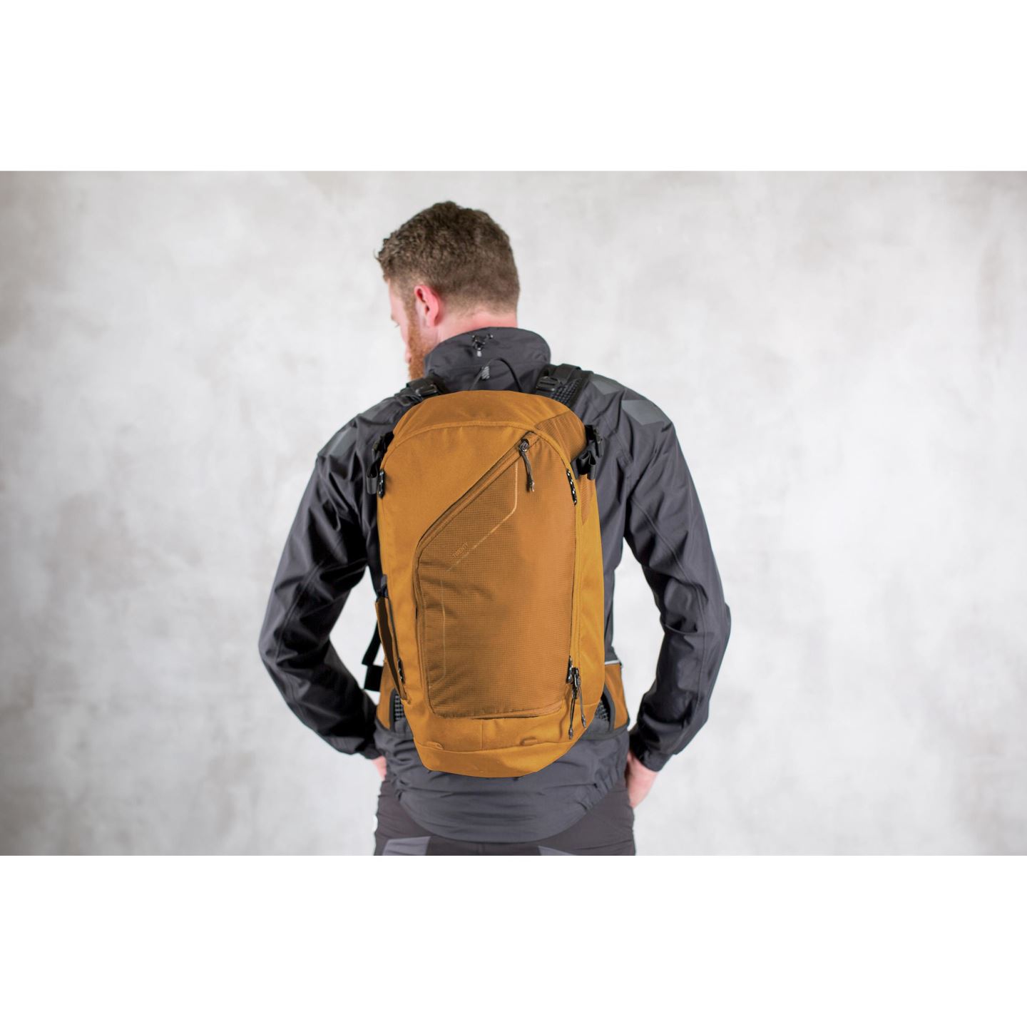 RUCSAC CUBE EDGE TWENTY NEGRU [2]