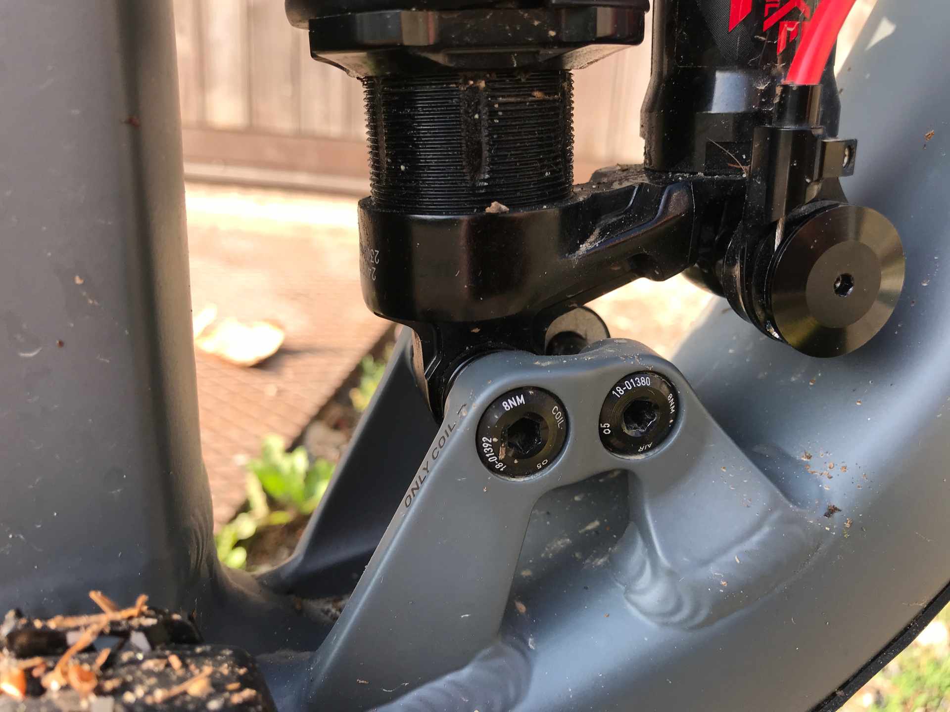 Cadre SURUB AMORTIZOR CUBE BEARING_AXLESHOCK MOUNT STEREO 1...