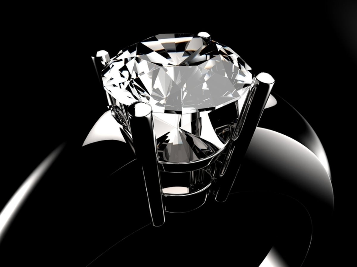  Ghid in alegerea bijuteriilor cu diamante si importanta celor 4 C: Cut, Color, Clarity, Carat