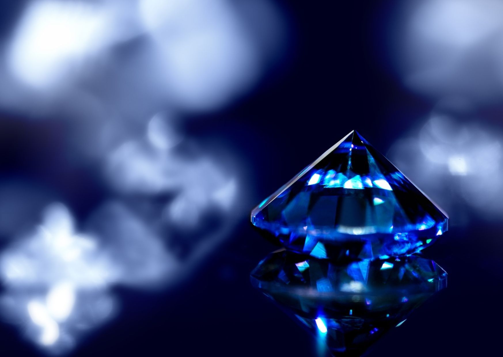 Safir – o piatra pretioasa care inspira curaj, devotament si intuitie 