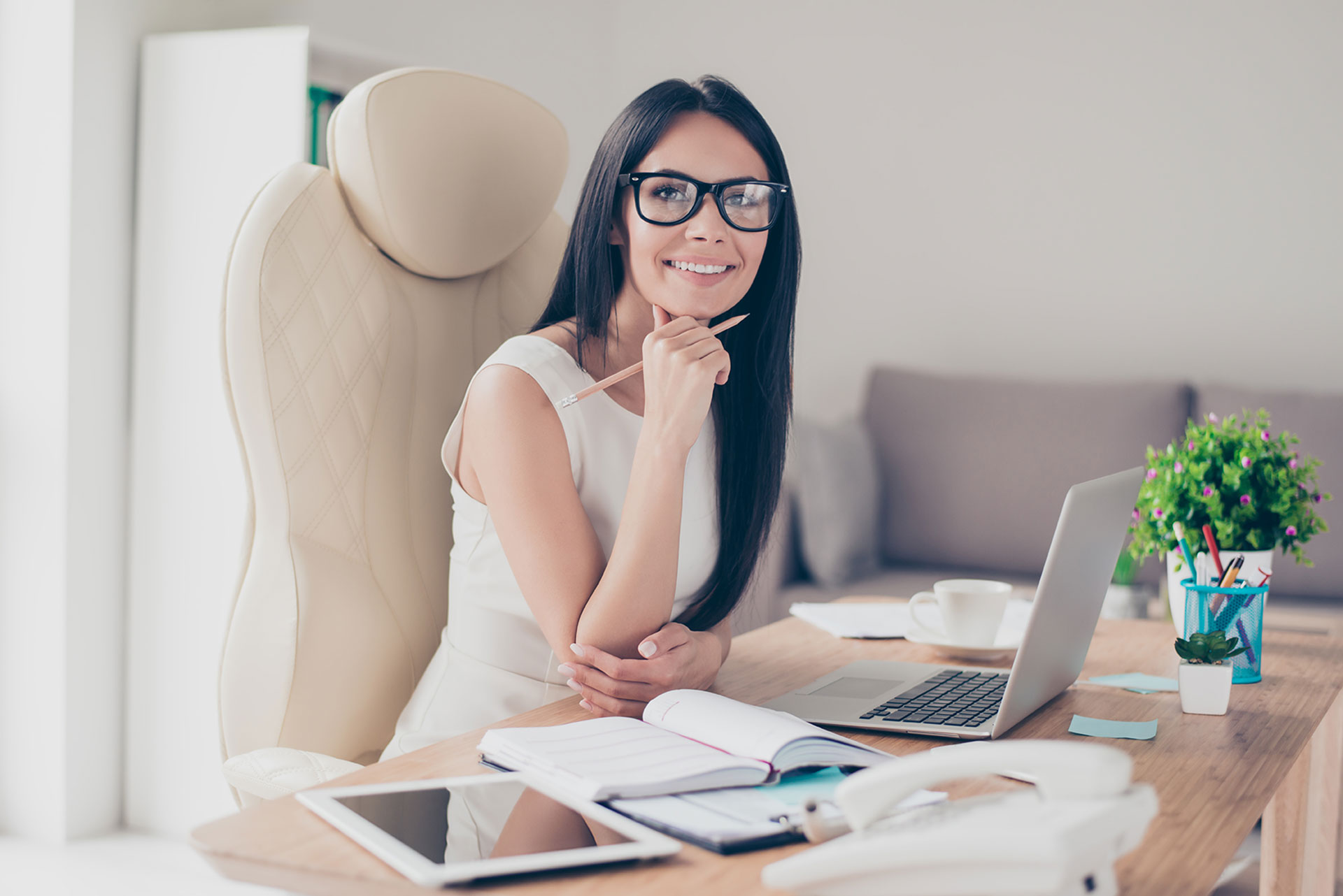 Bijuterii pentru tinuta office: ce modele sa porti cand mergi la birou