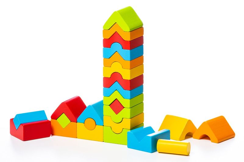 Jucarie din lemn cubika turnulete pentru indemanare, 18luni+
