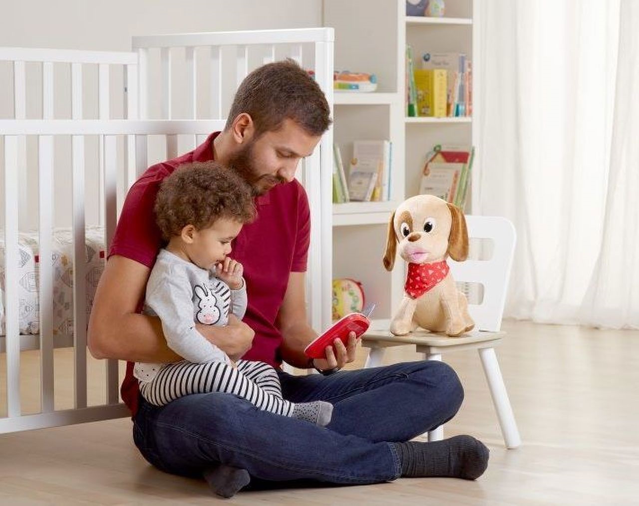 Jucarie interactiva Chicco, Catelusul povestitor Lucky, limba
