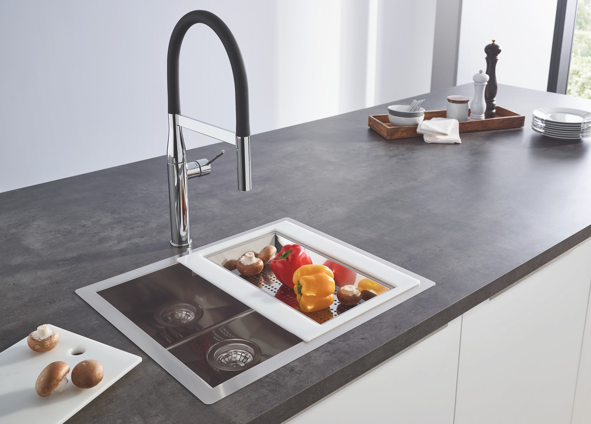 Baterie de bucatarie Grohe 30294000, 1 bar, 530 mm, 240 mm, 1 orificii instalare, 2 sprayuri, 360 unghi pivotare, Crom