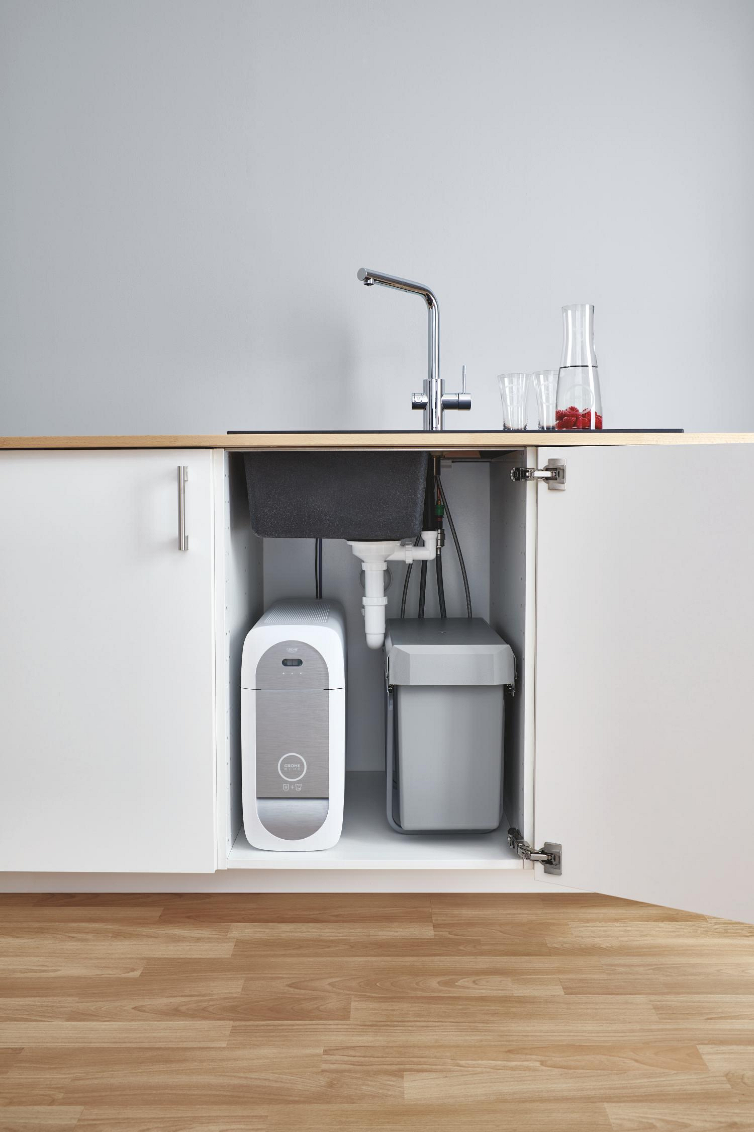 Baterie bucatarie Grohe 1010680001, 0.6 bar, 378 mm, 221 mm, 1 orificii instalare, 3 sprayuri, 150 unghi pivotare, Crom