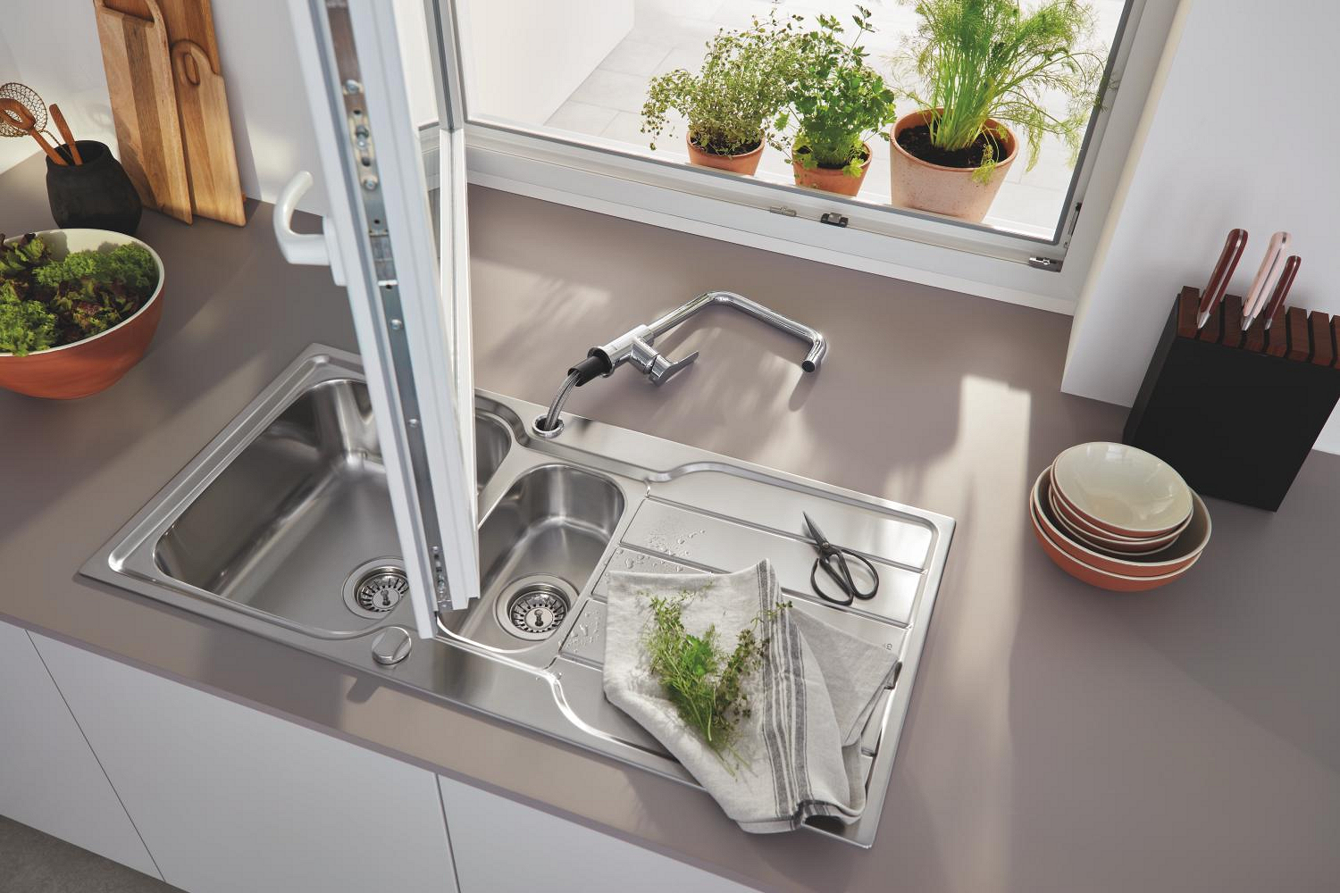 Baterie bucatarie Grohe 30618000, Eurosmart, tip comanda monocomanda, 