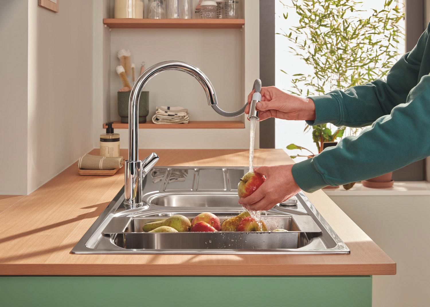 Baterie bucatarie Grohe 30550000, 1 bar, 357 mm, 215 mm, 1 orificii instalare, 1 sprayuri, 180 unghi pivotare, Crom