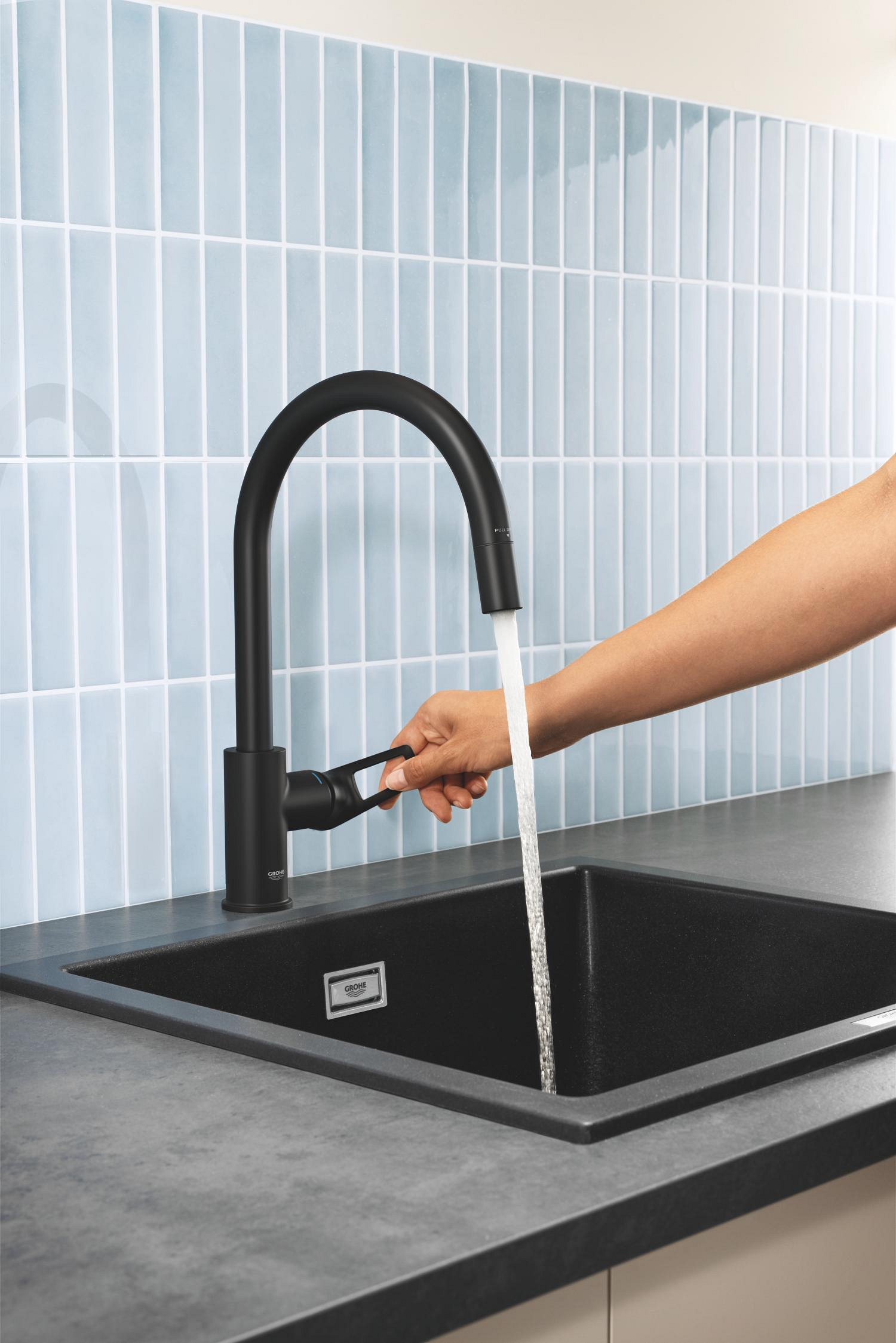 Grohe Baterie bucatarie grohe startloop, inalta, tip c, dus extractabil, mat, negru, 305562430
