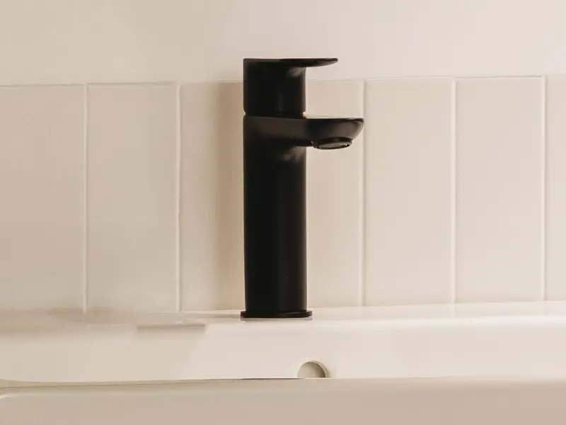 Baterie lavoar Roca A5A326ENB0, 28 mm, 5 l/min, 0.5 bar, 35 mm, 161 mm, 151 mm, 365 mm, 1 orificii instalare, Negru