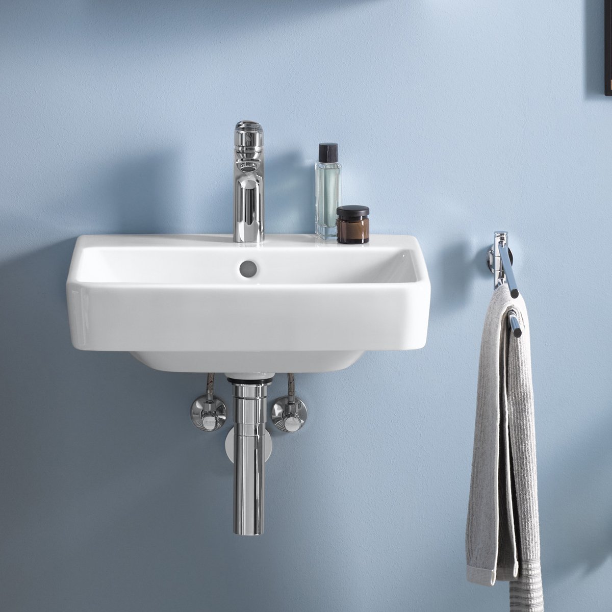 Lavoar Duravit 23755500002, NO 1, montaj pe perete, preaplin, zona mon