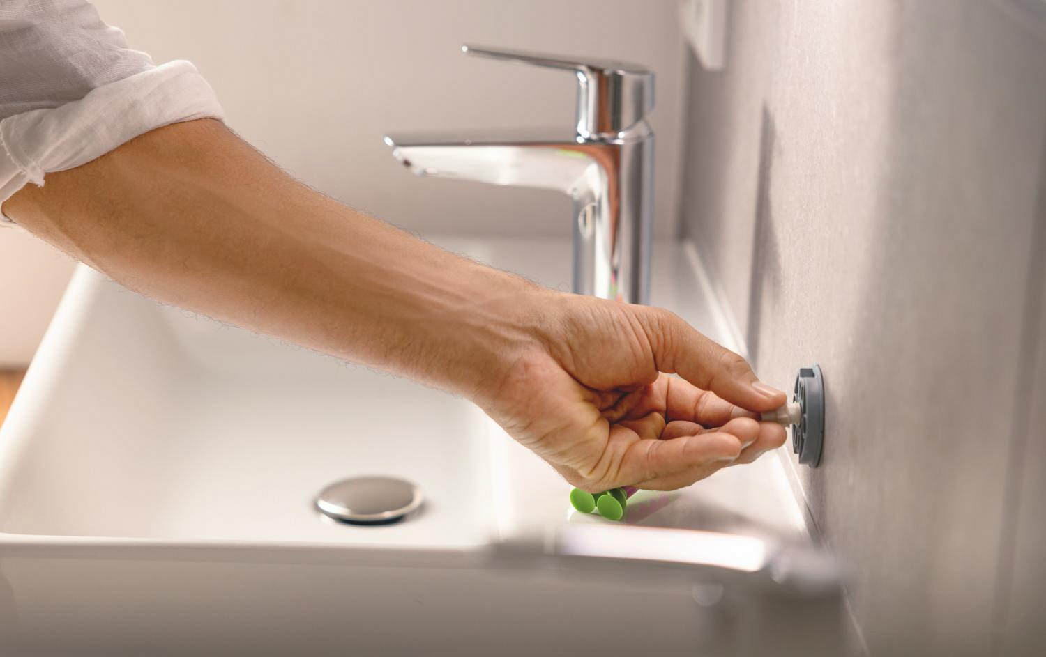 Suport hartie Grohe 41179000, igienica Start, tip instalare pe perete, numar orificii instalare 2, crom [3]