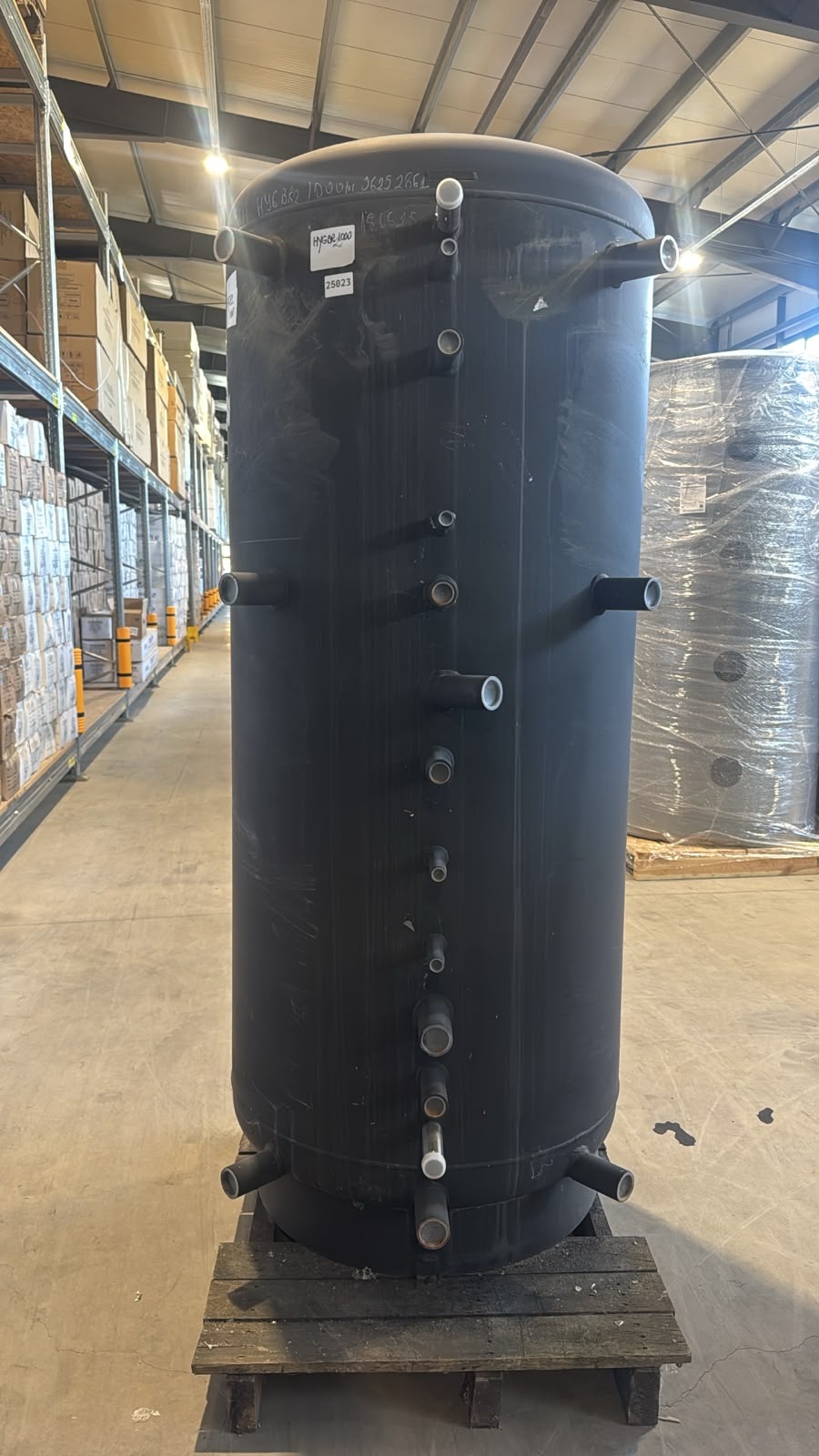 PRODUS RESIGILAT CU DEFECTE ESTETICE PERFECTA STARE DE FUNCTIONARE LIPSA IZOLATIE!!! Boiler igienic combinat SUNSYSTEM HYG BR2 1000 cu doua serpentine 1000 litri pentru producerea și depozitarea apei calde menajere igienice și încălzire