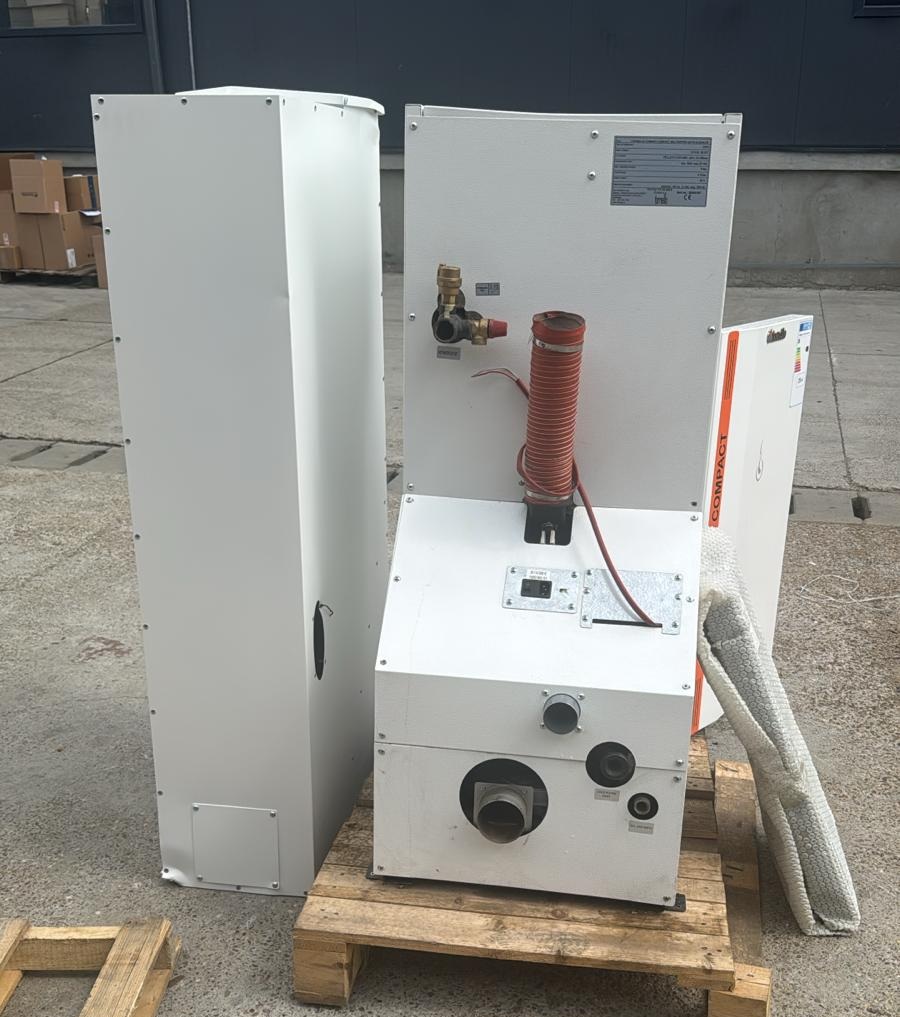 PRODUS RECONDITIONAT IN PERFECTA STARE DE FUNCTIONARE 14550 !!!  Centrala termica compacta pe peleti Fornello Rossi Camino Compact Automatic 25 kw pompa de circulatie vas expansiune tiraj fortat curatare automata
