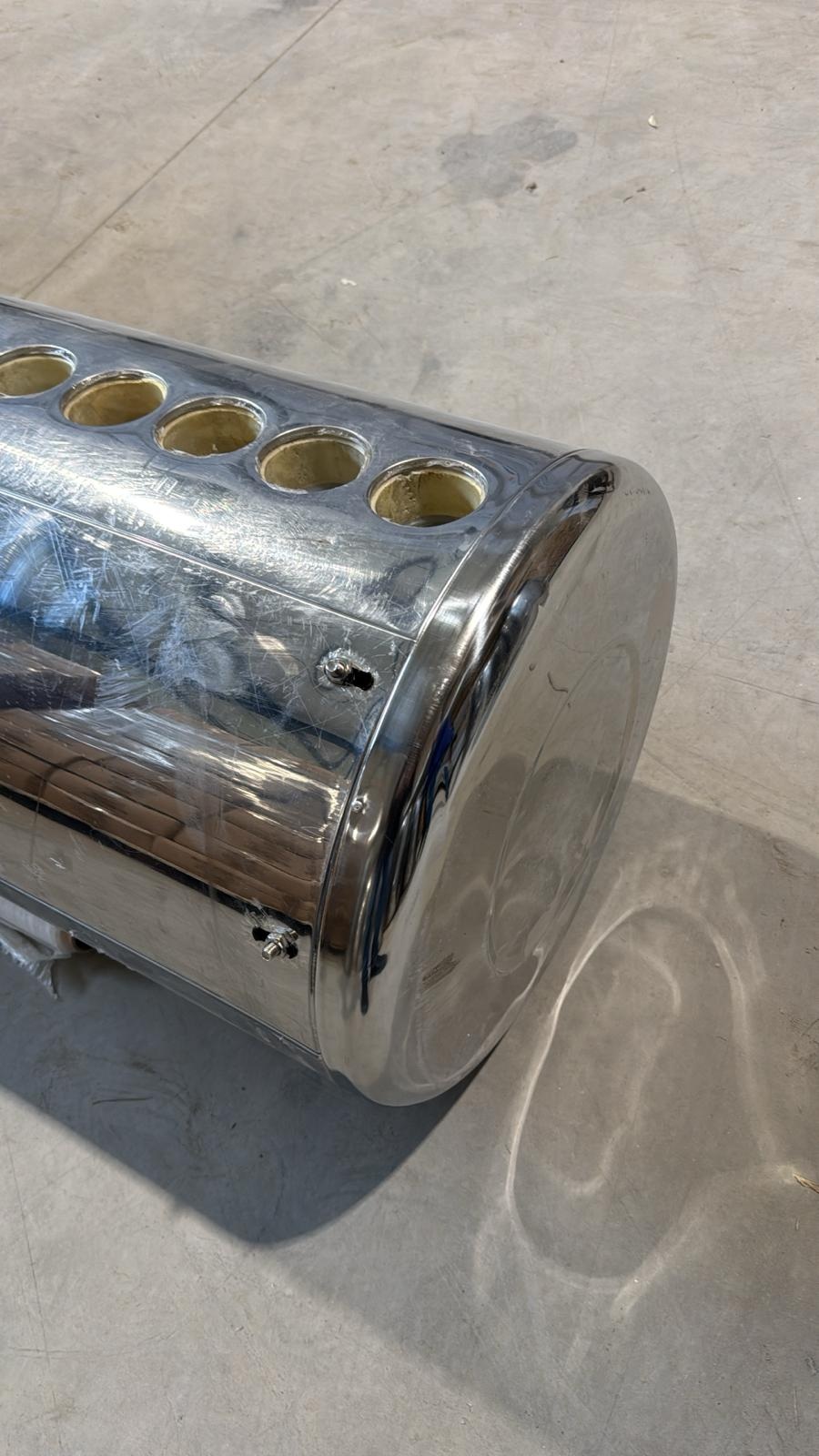 PRODUS RESIGILAT CU DEFECTE ESTETICE DAR IN PERFECTA STARE DE FUNCTIONARE cod 12540 !!! Panou solar nepresurizat Fornello pentru producere apa calda cu rezervor inox 100 litri 12 tuburi vidate si vas flotor 5 litri