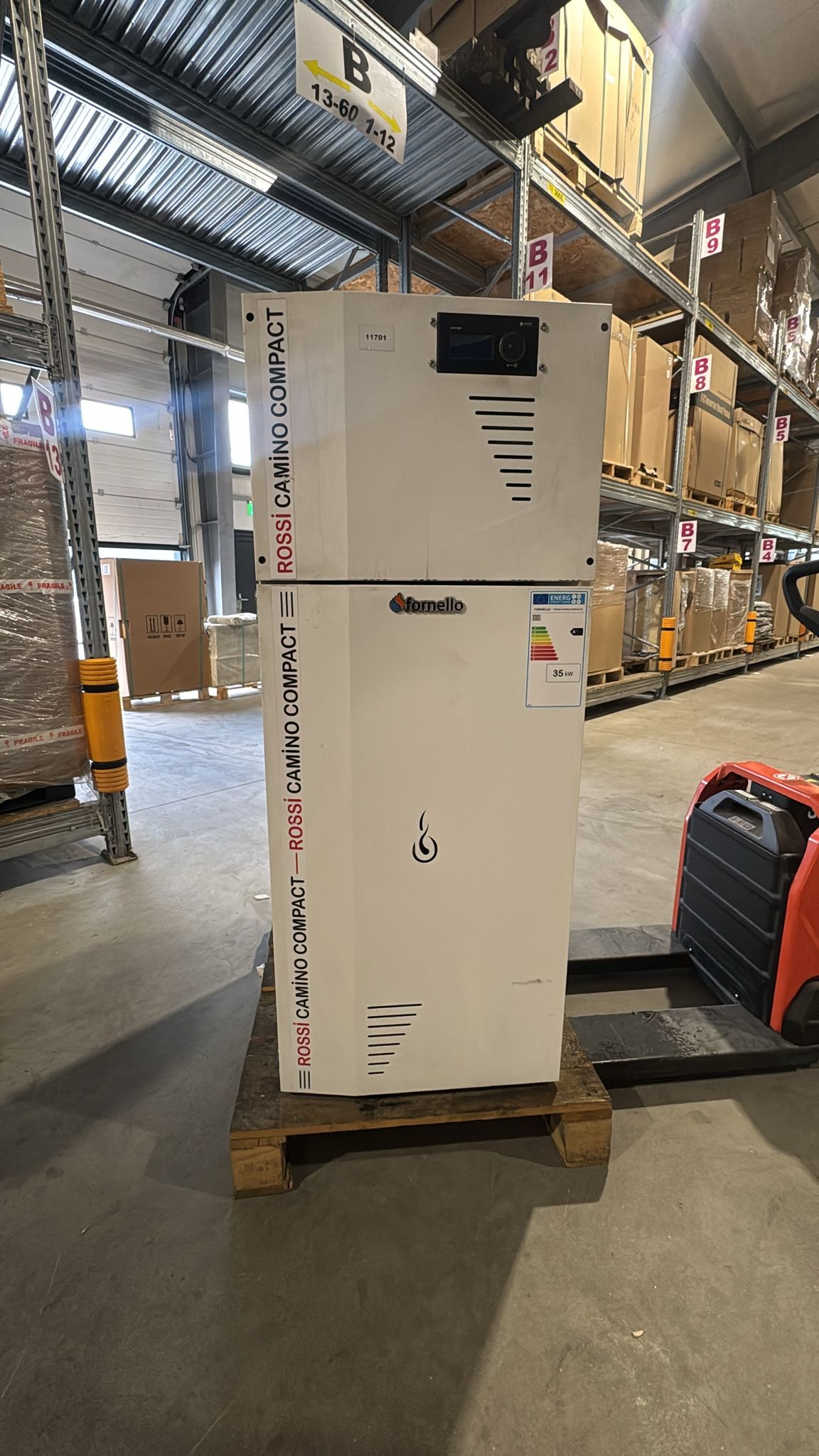 PRODUS RECONDITIONAT CU ZGARIETURI MINORE DAR IN PERFECTA STARE DE FUNCTIONARE 111701 !!!  Centrala termica pe peleti Fornello Rossi Camino Compact 35 kw pompa de circulatie vas expansiune tiraj fortat curatare facila a drumurilor de fum Ecodesi