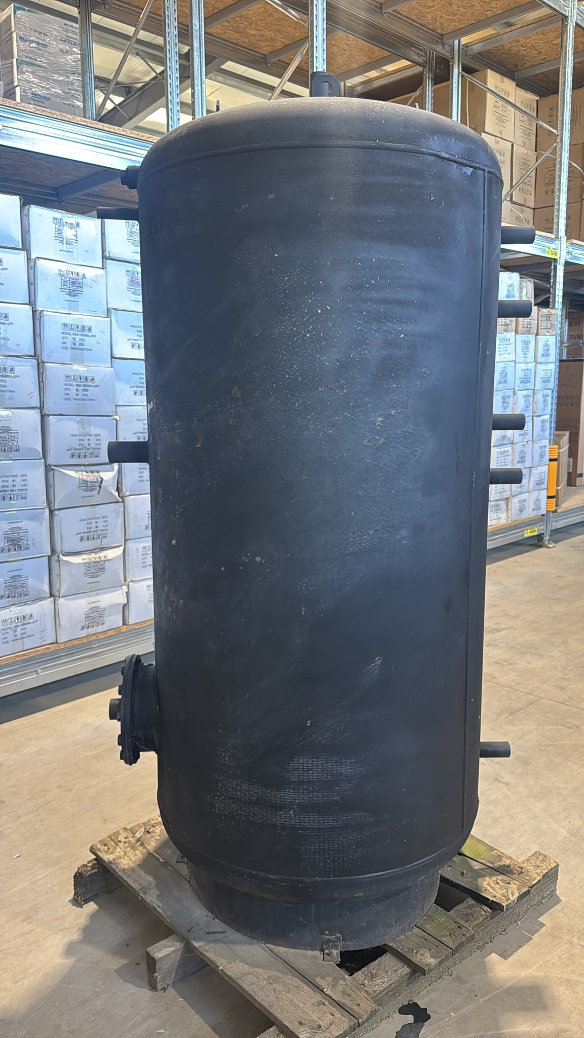 PRODUS RESIGILAT CU DEFECTE ESTETICE PERFECTA STARE DE FUNCTIONARE LIPSA IZOLATIE!!! Boiler 1000 litri cu 2 serpentine SUNSYSTEM SON 1000 montaj pe sol izolatie  termica manta de protectie  flansa de vizitare emailat cu titan