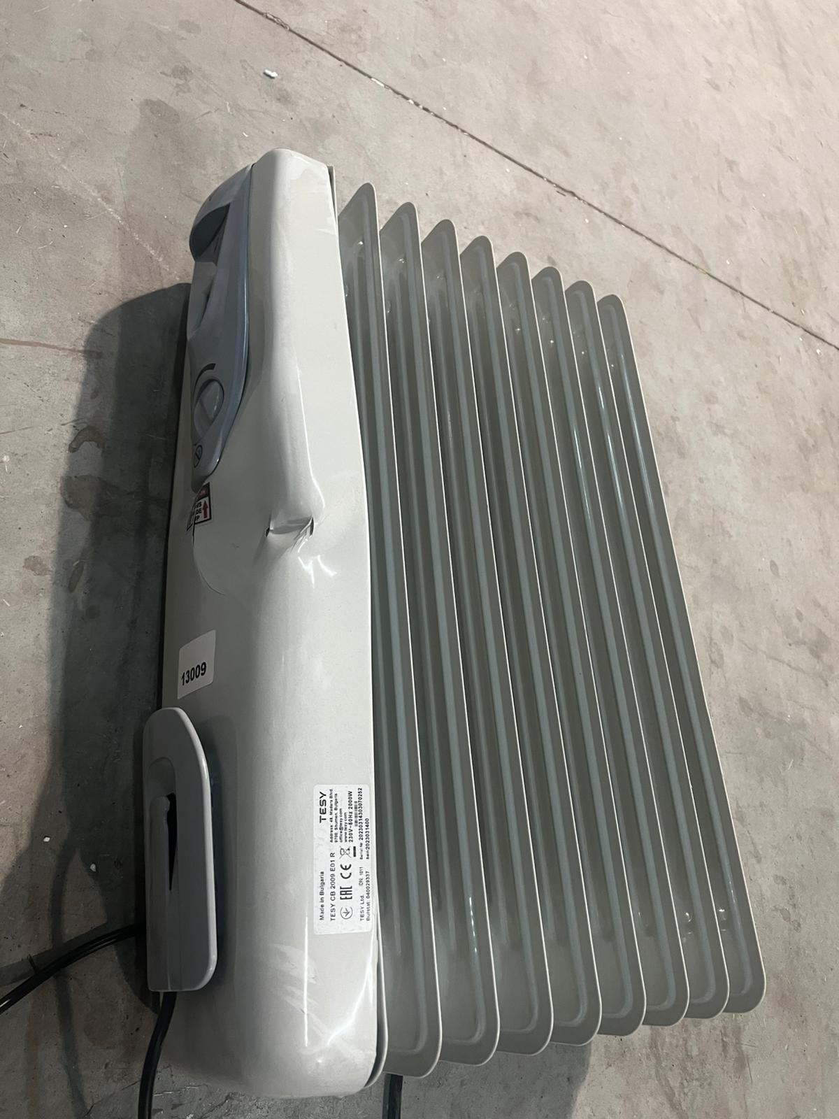 PRODUS RESIGILAT NOU IN PERFECTA STARE DE FUNCTIONARE 13009 !!! Calorifer electric TESY CB 2009 E01R 2000 W 9 elementi 3 trepte de putere Termostat de siguranta Termostat reglabil Protectie anti-inghet