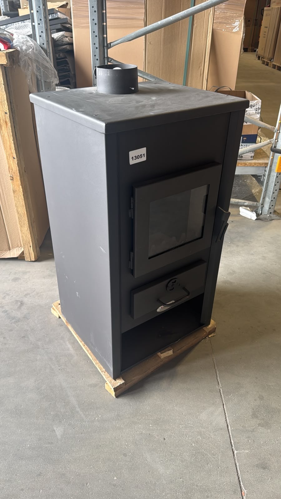 PRODUS RESIGILAT SAU USOR LOVIT DAR IN STARE DE FUNCTIONARE 13051 !!! Termosemineu pe lemne brichete si carbune Fornello B2E 14 kW 46x45x91 cm