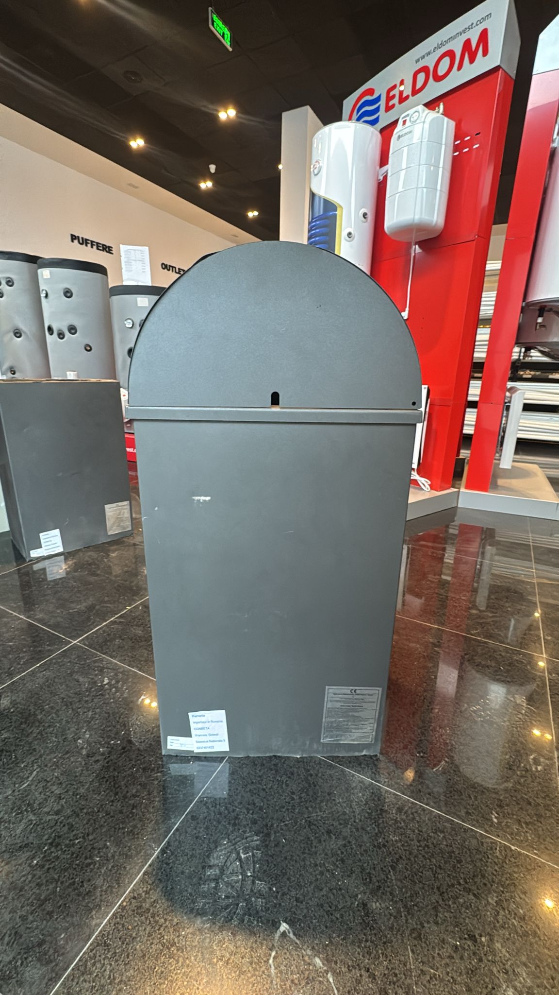 PRODUS NOU RESIGILAT USOR LOVIT DAR IN PERFECTA STARE DE FUNCTIONARE cod 6047 !!! Semineu ( SOBA ) combustibil solid Fornello B10 E 7-9 KW 465x390x970 mm