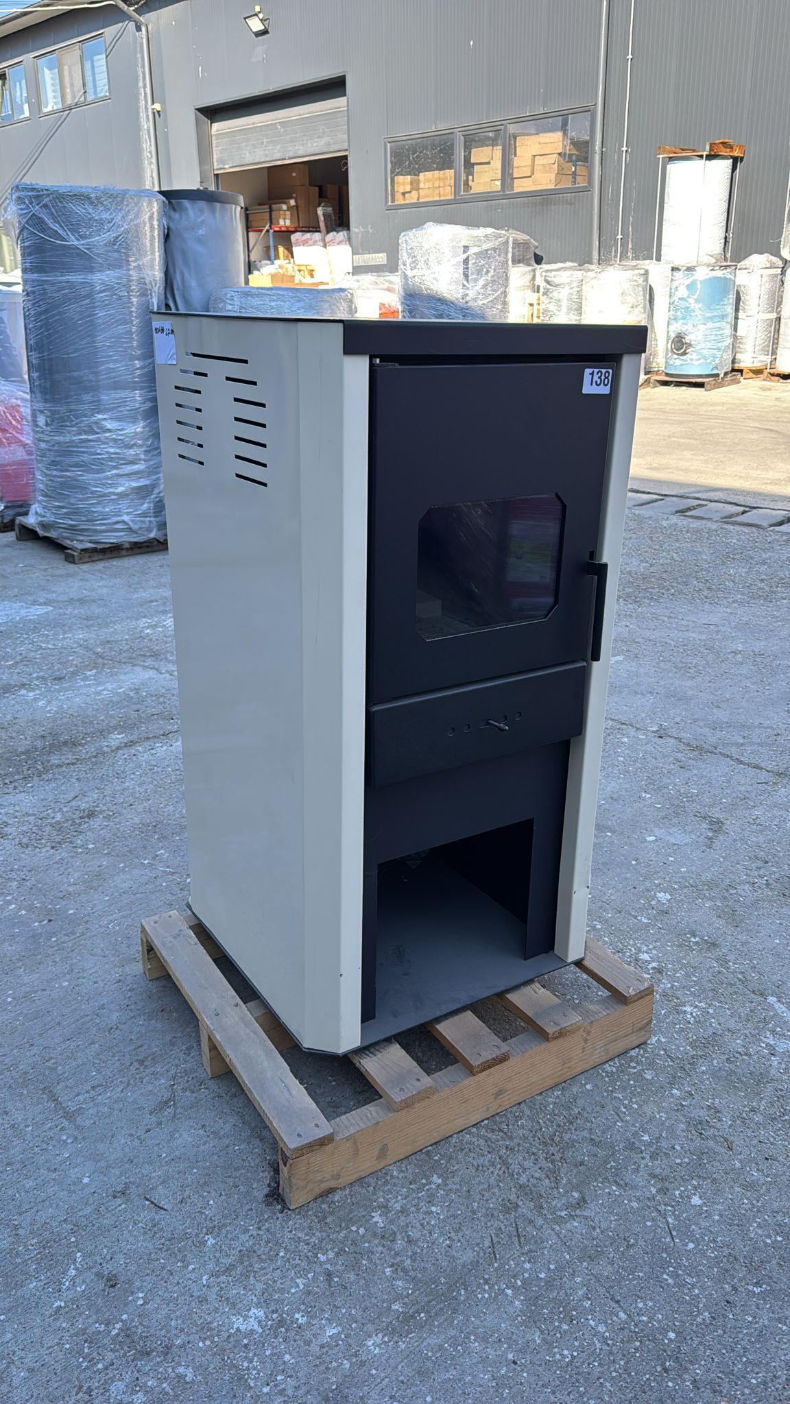 PRODUS RESIGILAT CU DEFECTE ESTETICE DAR IN PERFECTA STARE DE FUNCTIONARE !!! Termosemineu pe lemne brichete si carbune Fornello Monza Ivory 27 kW