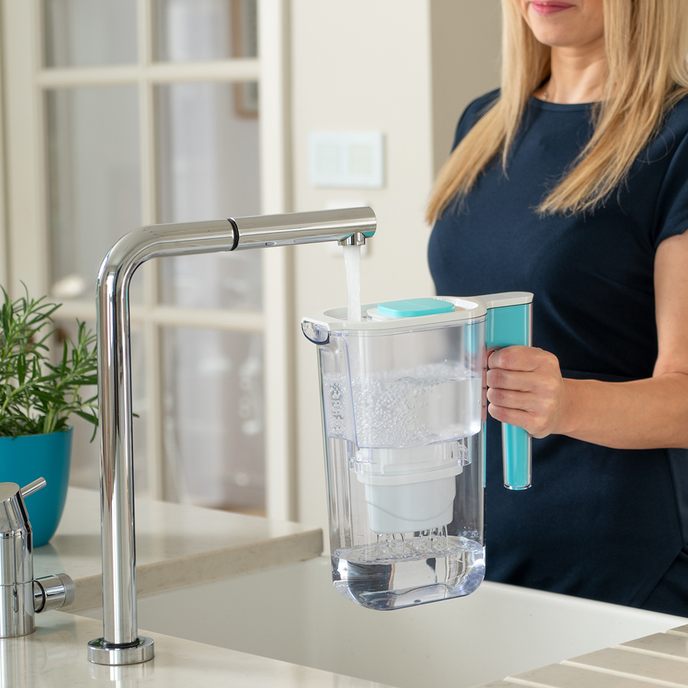 Cana filtranta de apa Aqua Optima Perfect Pour, albastru, 2,4 litri, [3],laicashop.ro