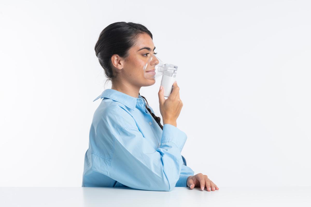 NOU: Aparat de aerosoli portabil Laica NE1012, silentios, copii si adulti, reincarcabil la USB, [10],laicashop.ro